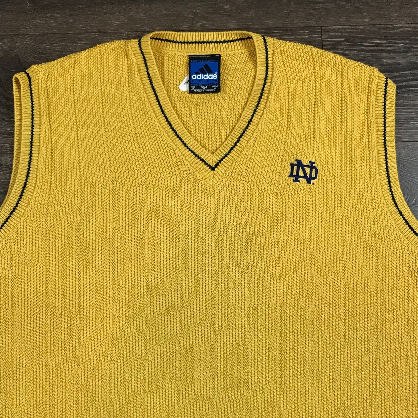 Adidas Men’s Vintage 90s NCAA Notre Dame Fighting Irish College Knitted Vest