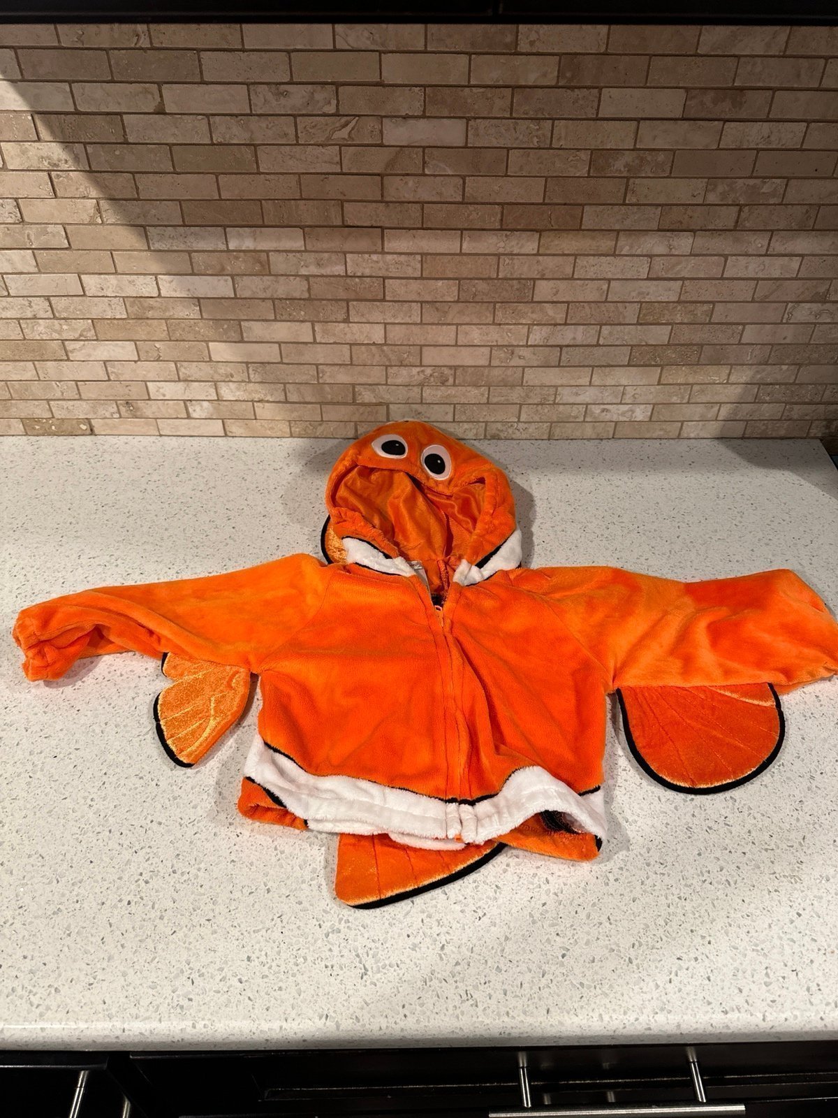 Disney finding nemo clown fish jacket 12-18 m B14