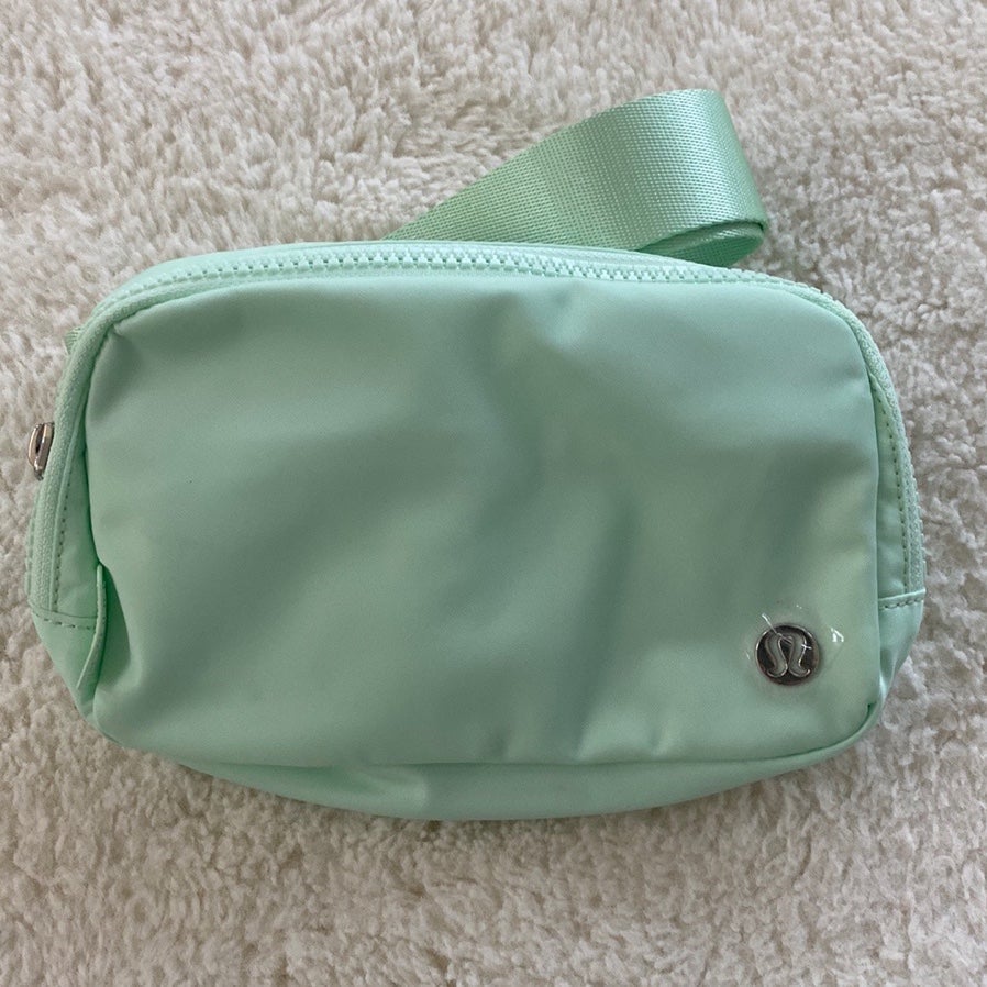 ❤️ Lululemon Everywhere Belt Bag Ebb In Mint Moment NWT
