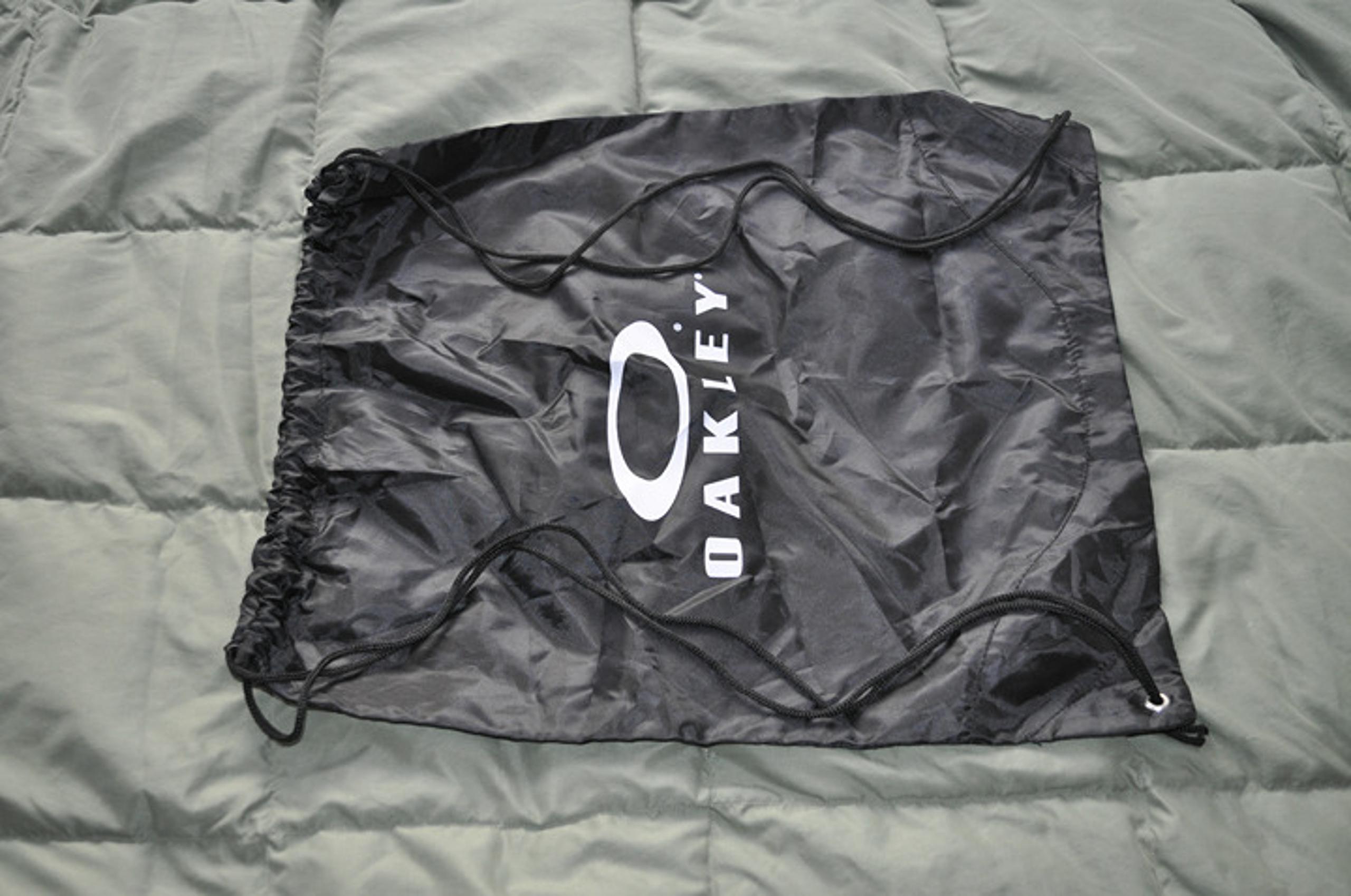 Oakley Sunglasses Gym Tote Black Bag - LARGE Size - EUC EXCELLENT Condition