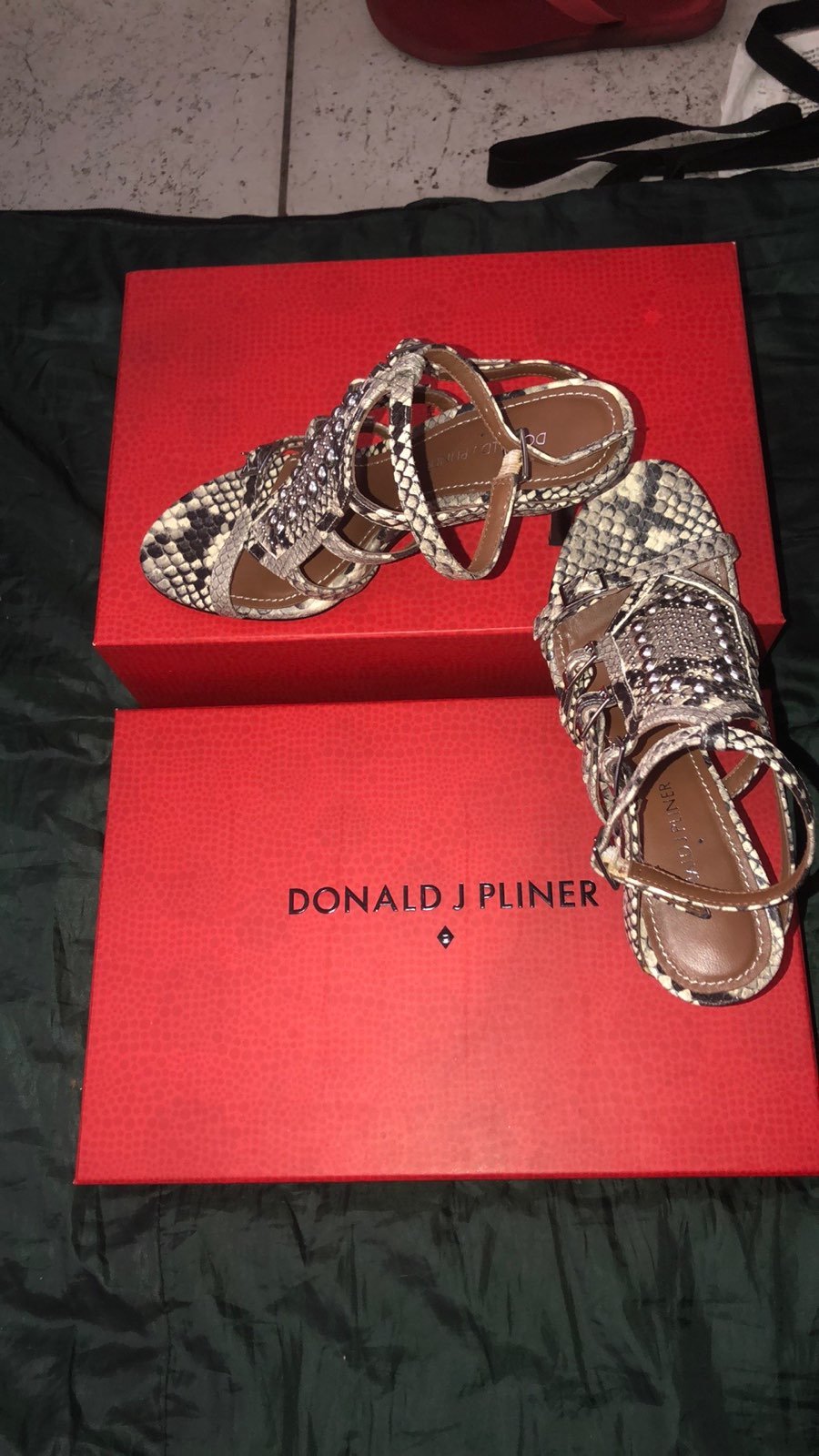 Snake print Heels 6.5