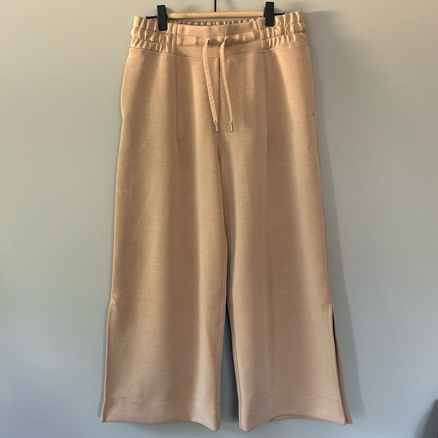 Lululemon Soft Ambitions High Rise Crop Sz 6 Beech Wood NWOT