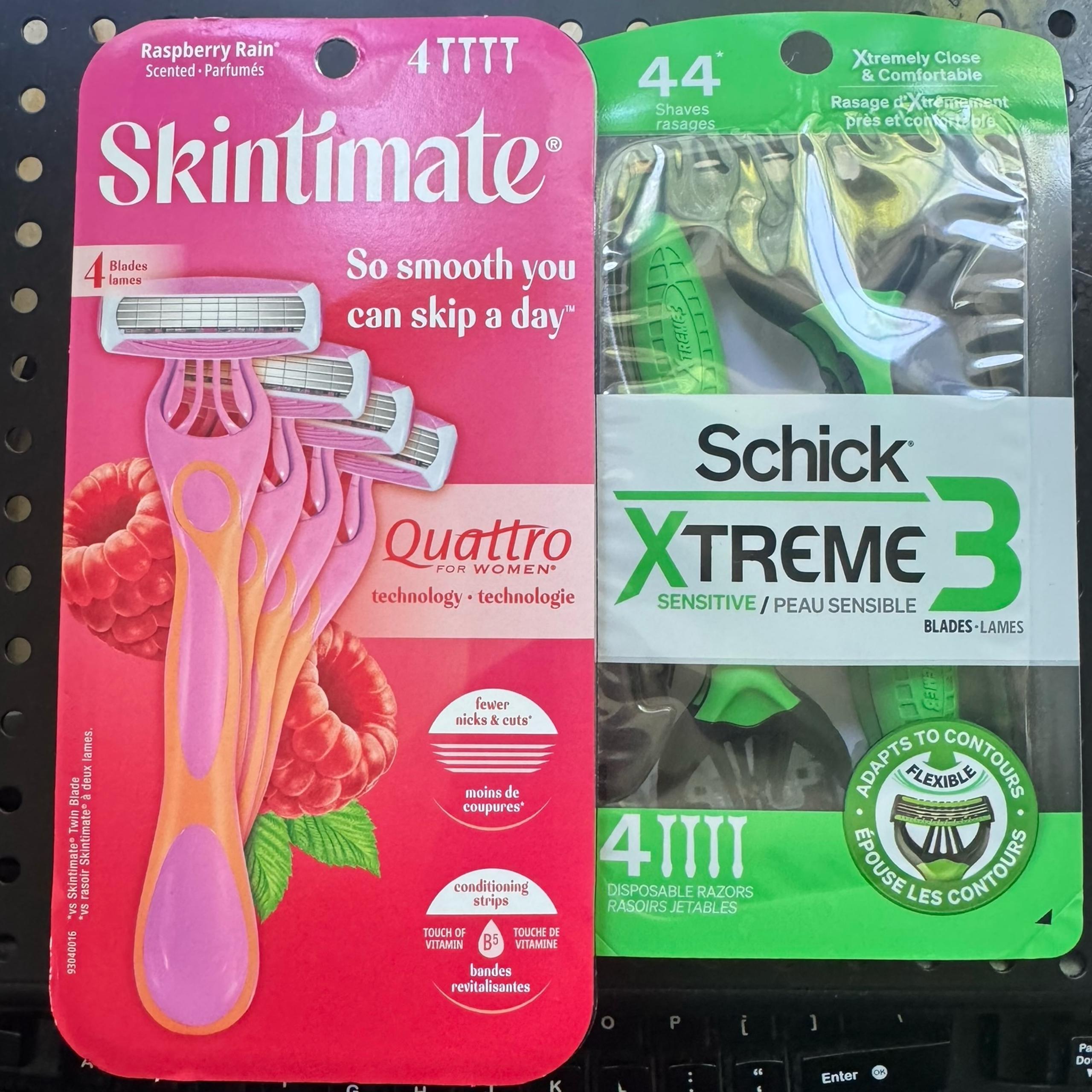 Bundle of 2 Schick razors