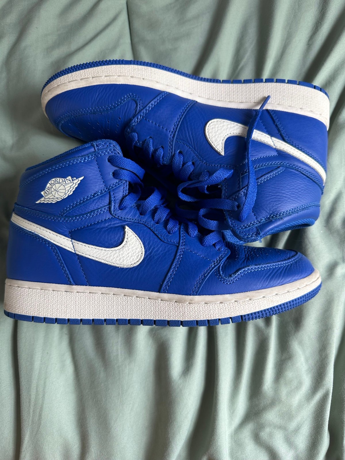 Jordan one “Hyper Royal” 2018
