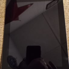 Apple iPad 3rd Generation 32GB in Silver (read description)
