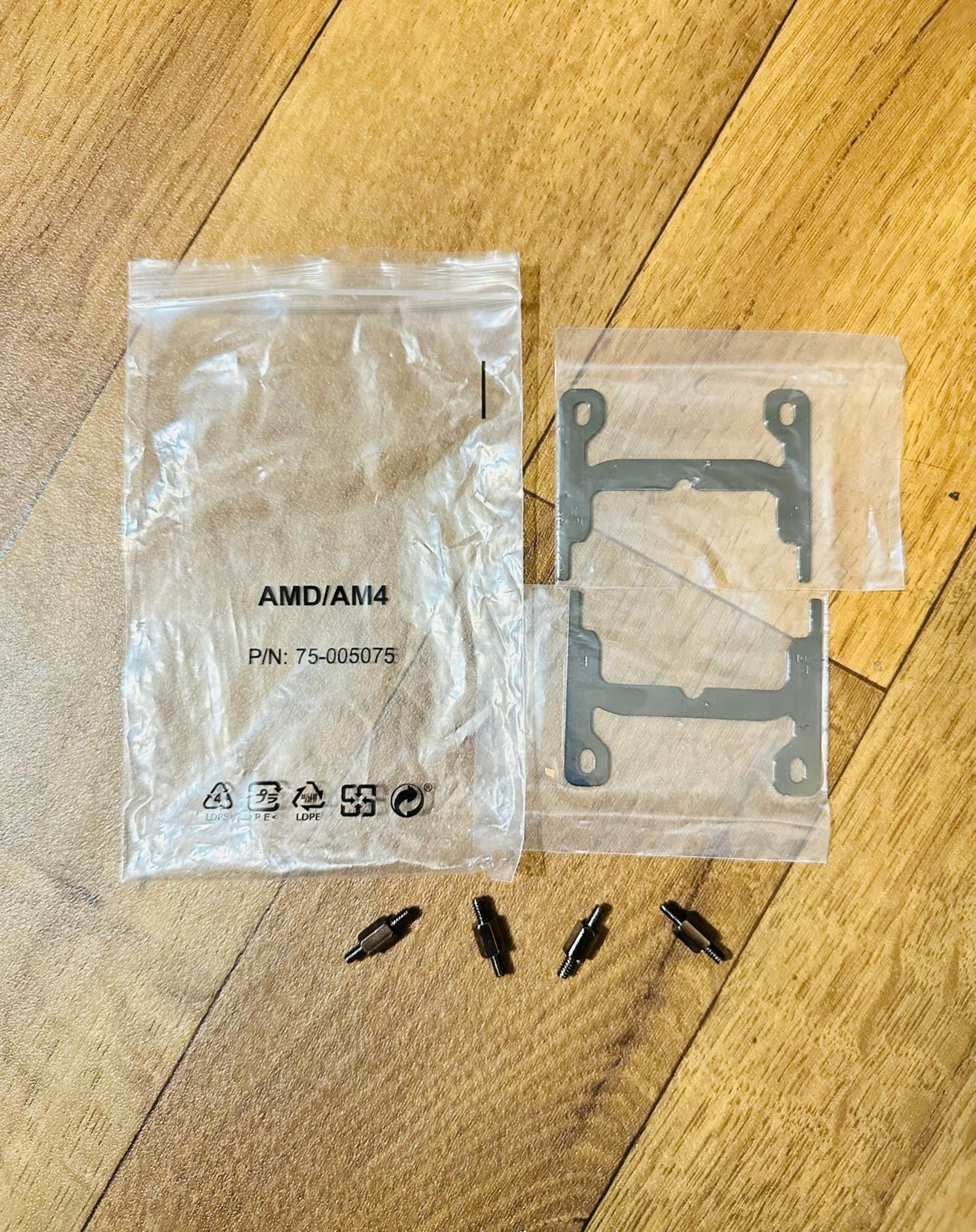Corsair ICue Elite Cappelix AM4/AM5 Retention Kit and Mounting Standoff Screws