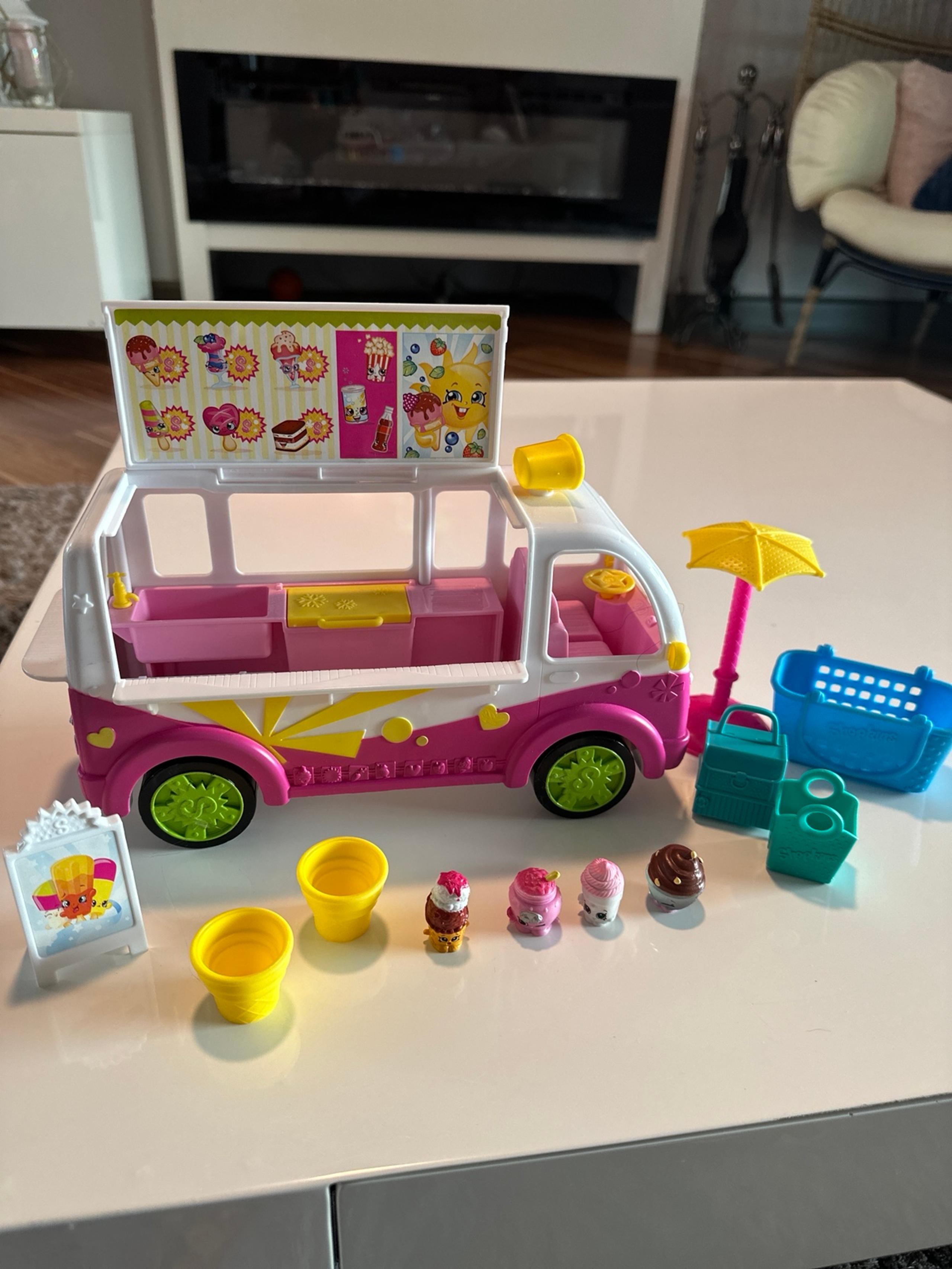 Shopkins bus