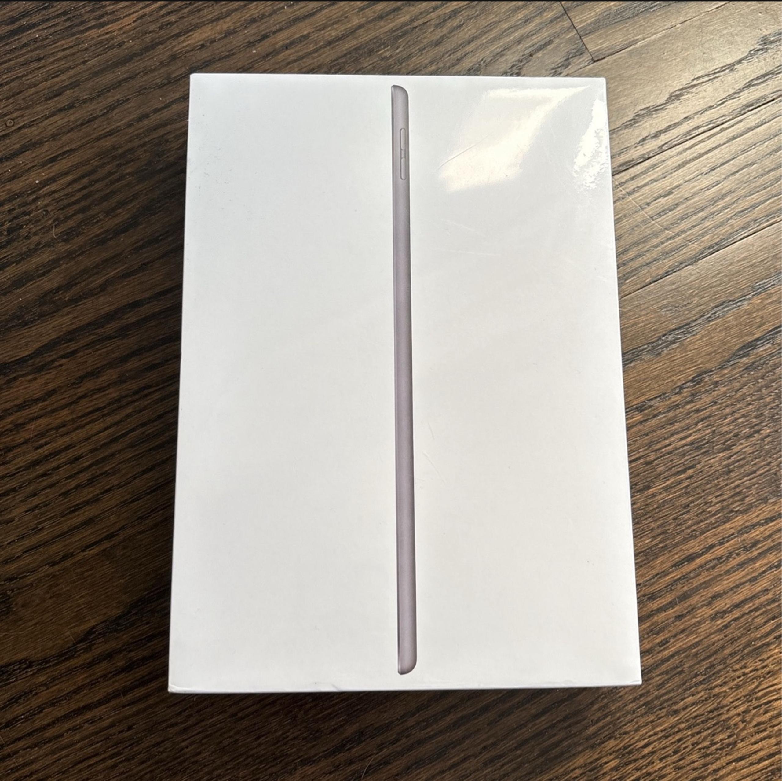 Brand new, sealed Apple iPad (8th generation) space gray, 32gb