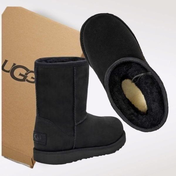UGG Classic Short II Toddler Kids Waterproof Shearling Boot Black Size 8 NEW