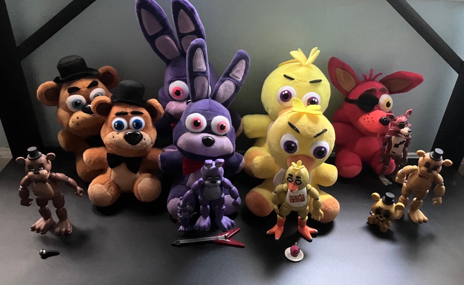FNAF 1 MERCH BUNDLE/Lot