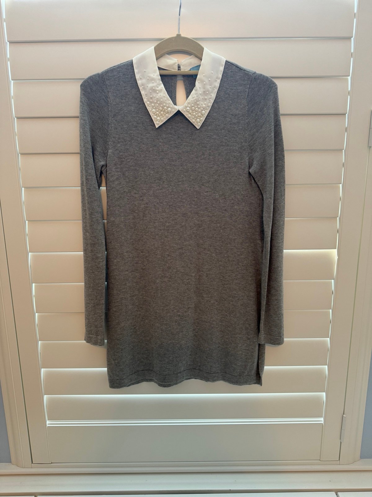 CeCe Long Sleeve Gray Tunic with White Beaded Collar
