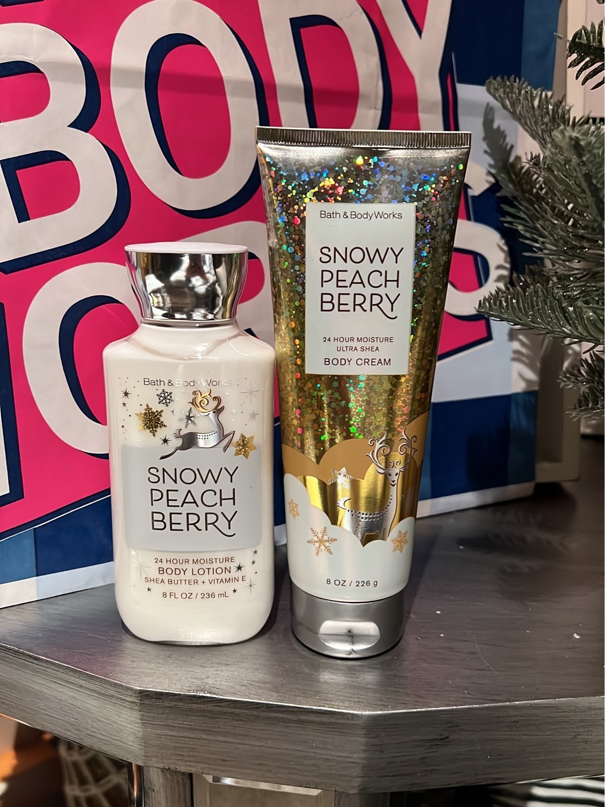 Bath and Body Works Snowy peach berry body cream, lotion