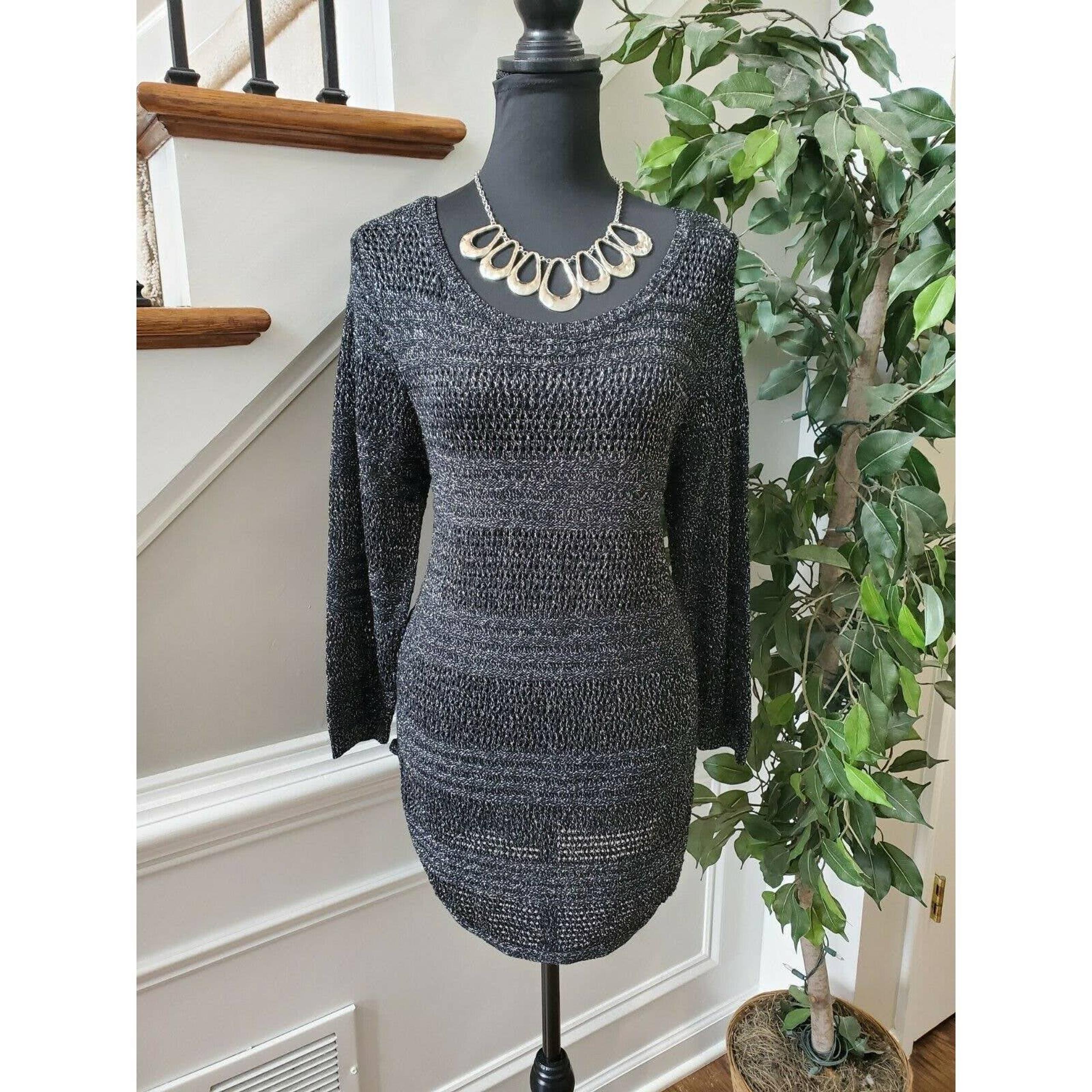 New York & Company Black Women's Acrylic Scoop Neck Long Sleeve Sweaters