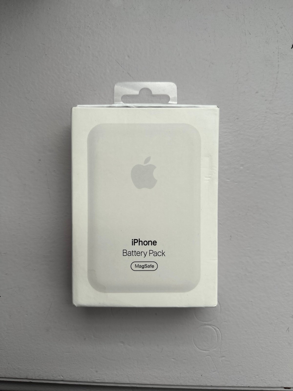Apple MagSafe Battery Pack - White (MJWY3AM/A) for iPhone 12