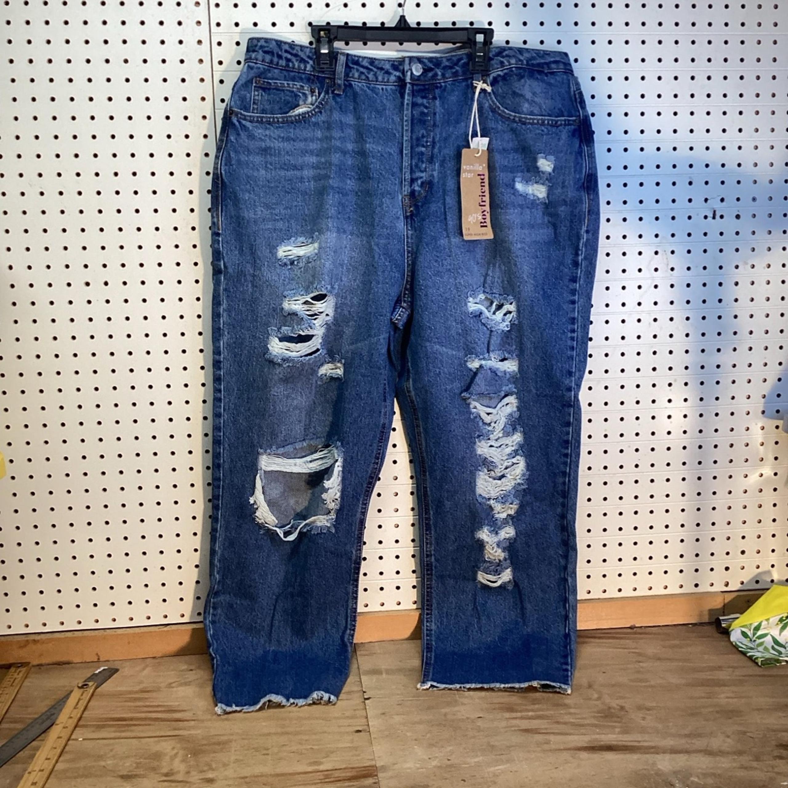 New!Vanilla Star Womens Medium Wash 90's Boyfriend Jeans Distressed.Size Jrs 19
