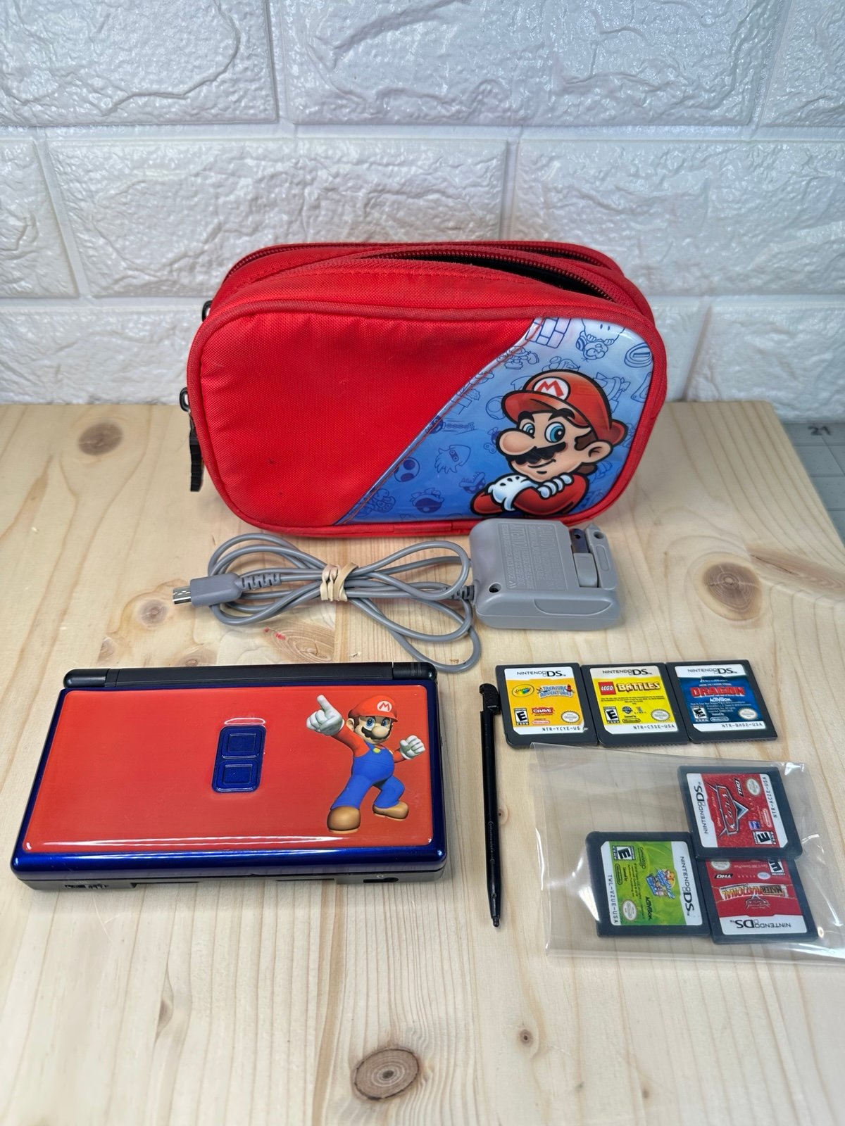 Nintendo DS Lite with Mario Carrying case plus 6 games!
