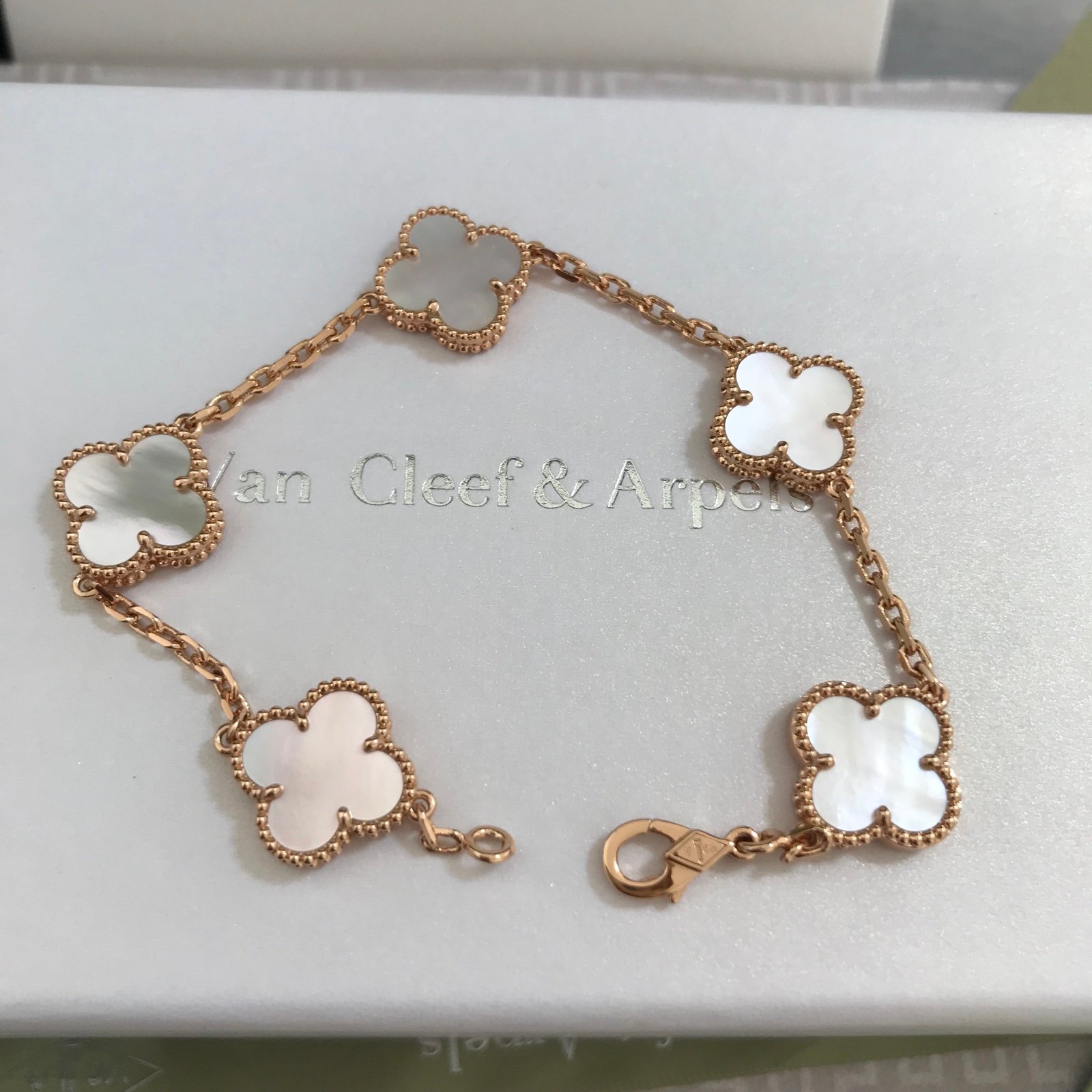 Ladies Solid 18kt Rose Gold Van Clover Bracelet