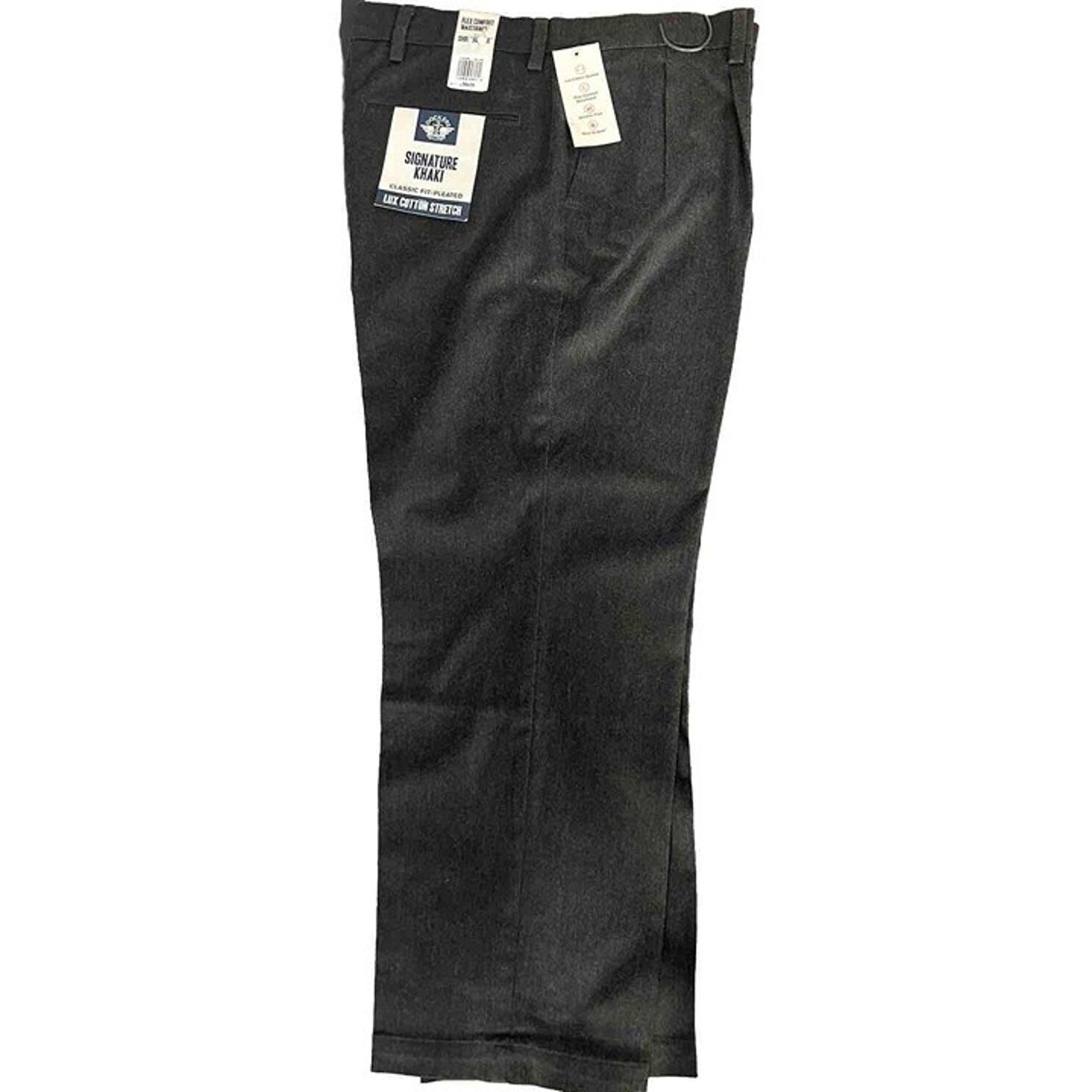 NWT Dockers Men Signature Khaki Classic Fit Pants Pleated Flex Comfort 36 x 29