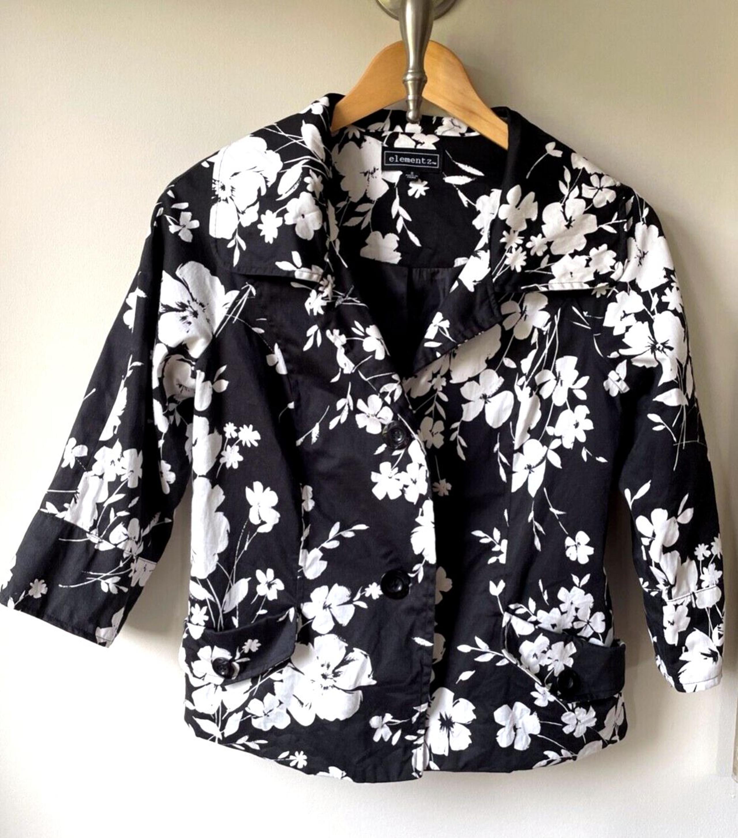 ELEMENTZ Blazer Size S Black White Floral 3/4 Sleeve Buttoned Cropped Stretch
