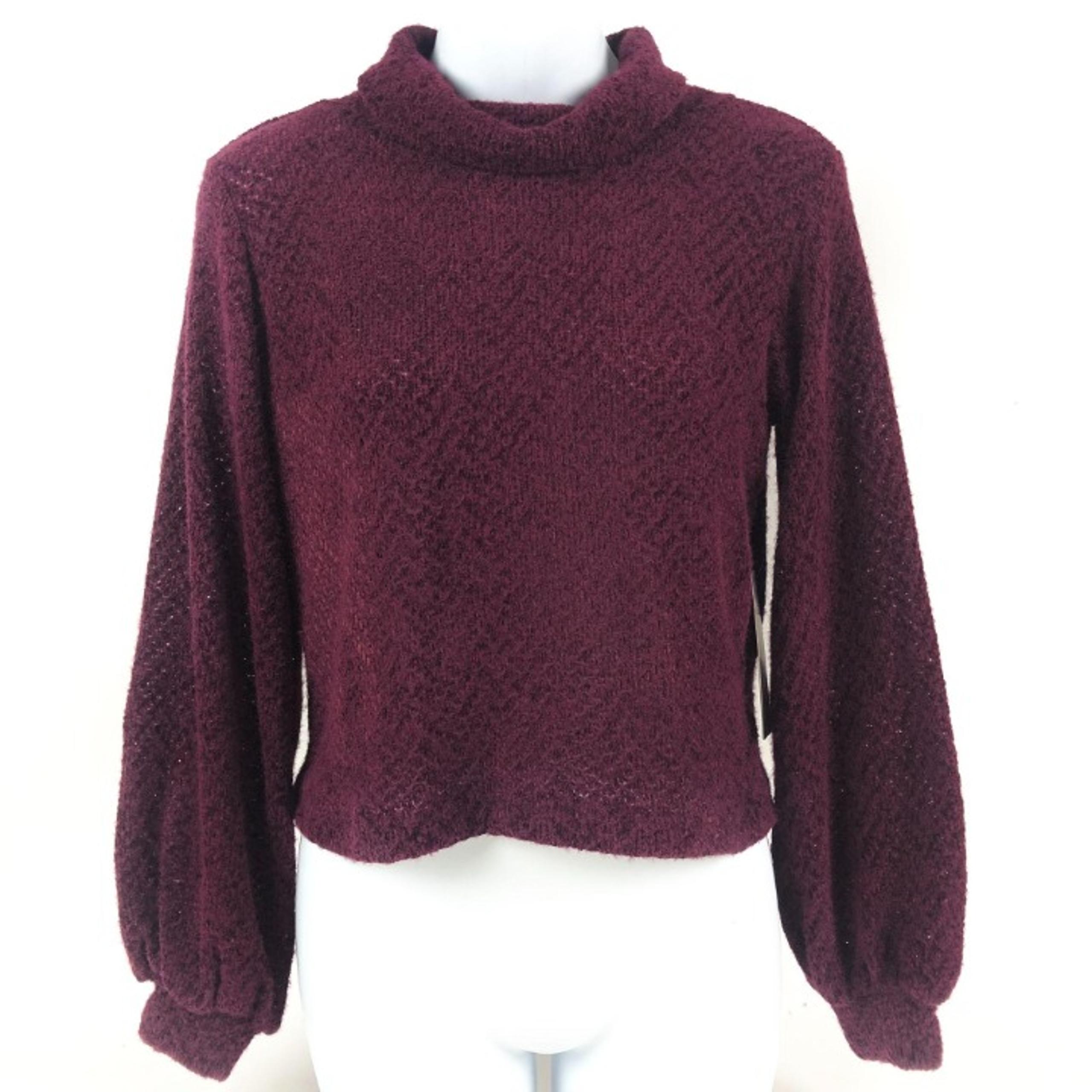 NWT ladies Lulus Long Sleeve Sweater