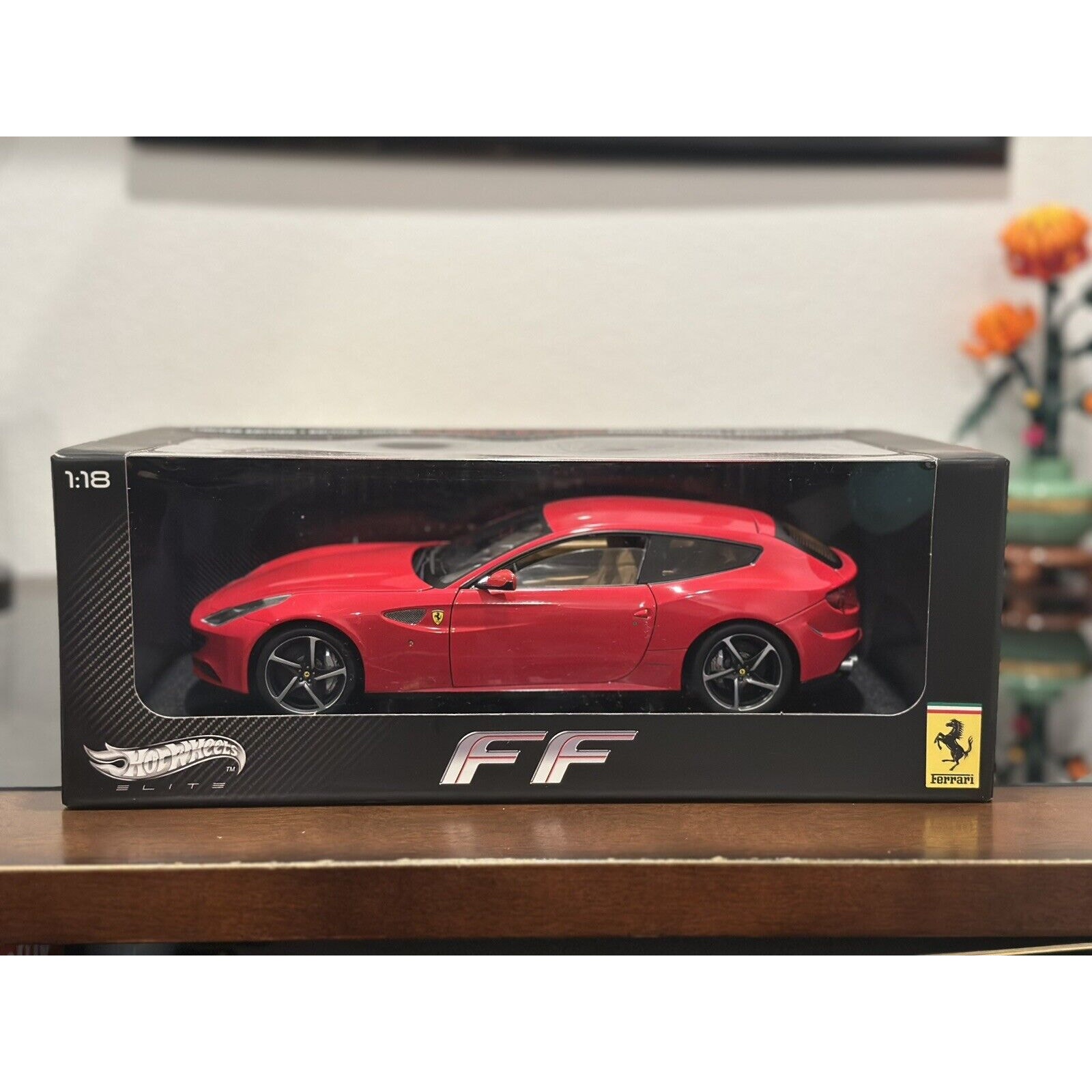 Ferrari FF, Red Hot Wheels Elite 1/18 | Rare