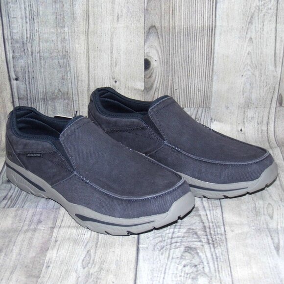SKECHERS NWT Relaxed Fit Creston Moseco Navy Canvas Slip Ons Mens Size 12