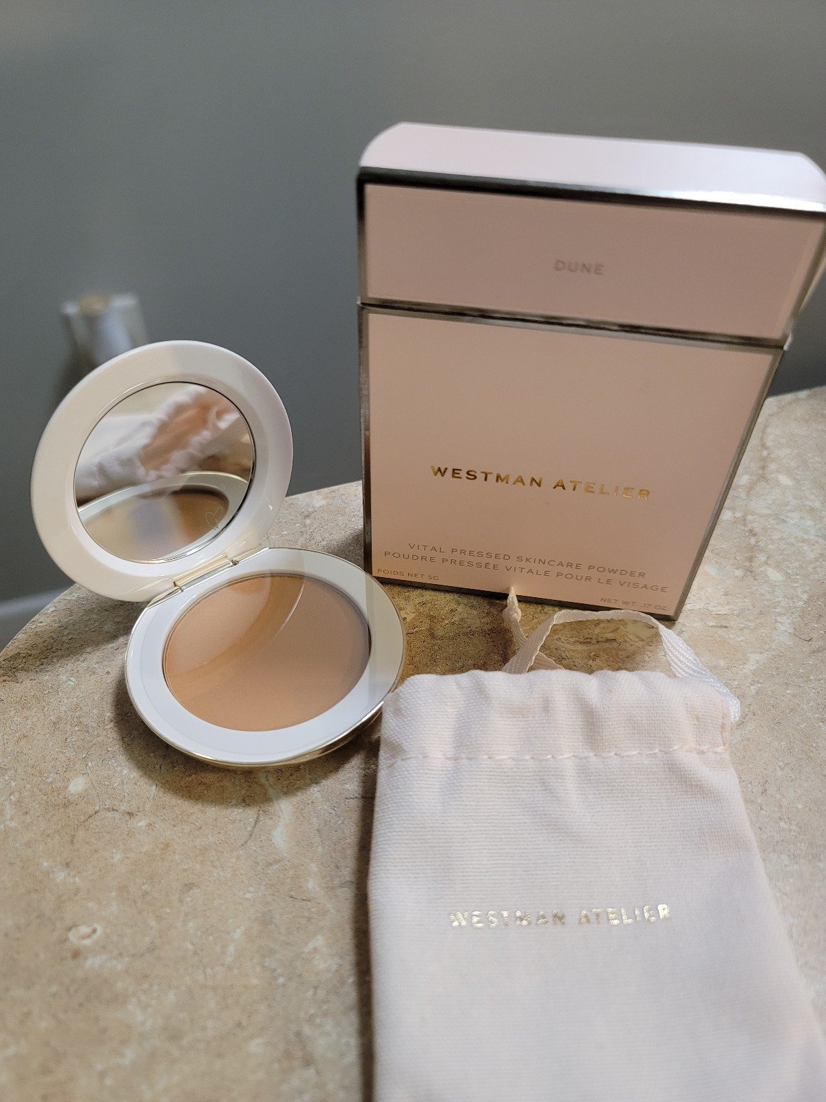 Westman Atelier vital pressed skincare powder