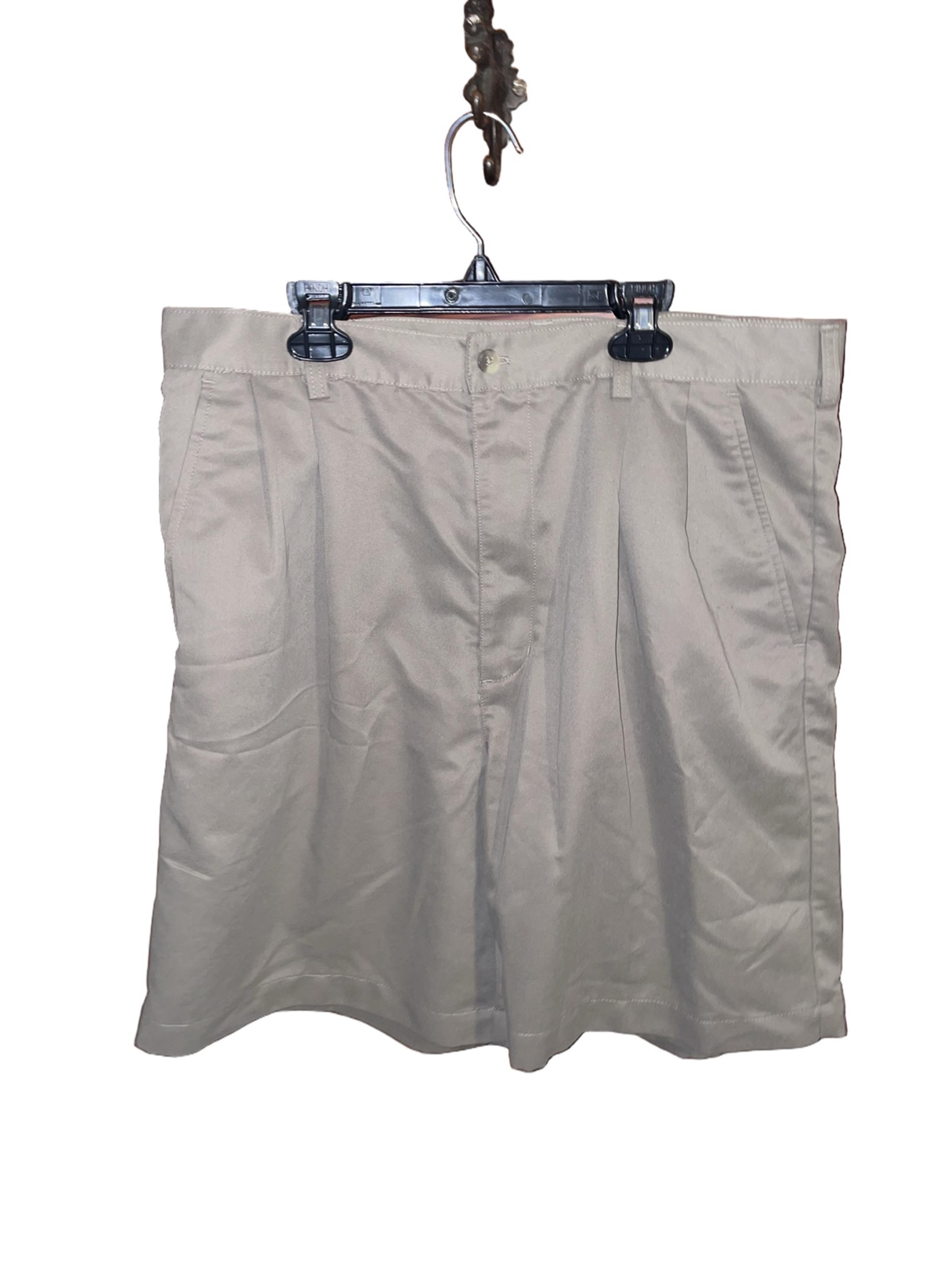 Croft & Barrow Mens Dress/Dark Khaki Capris *make offers*