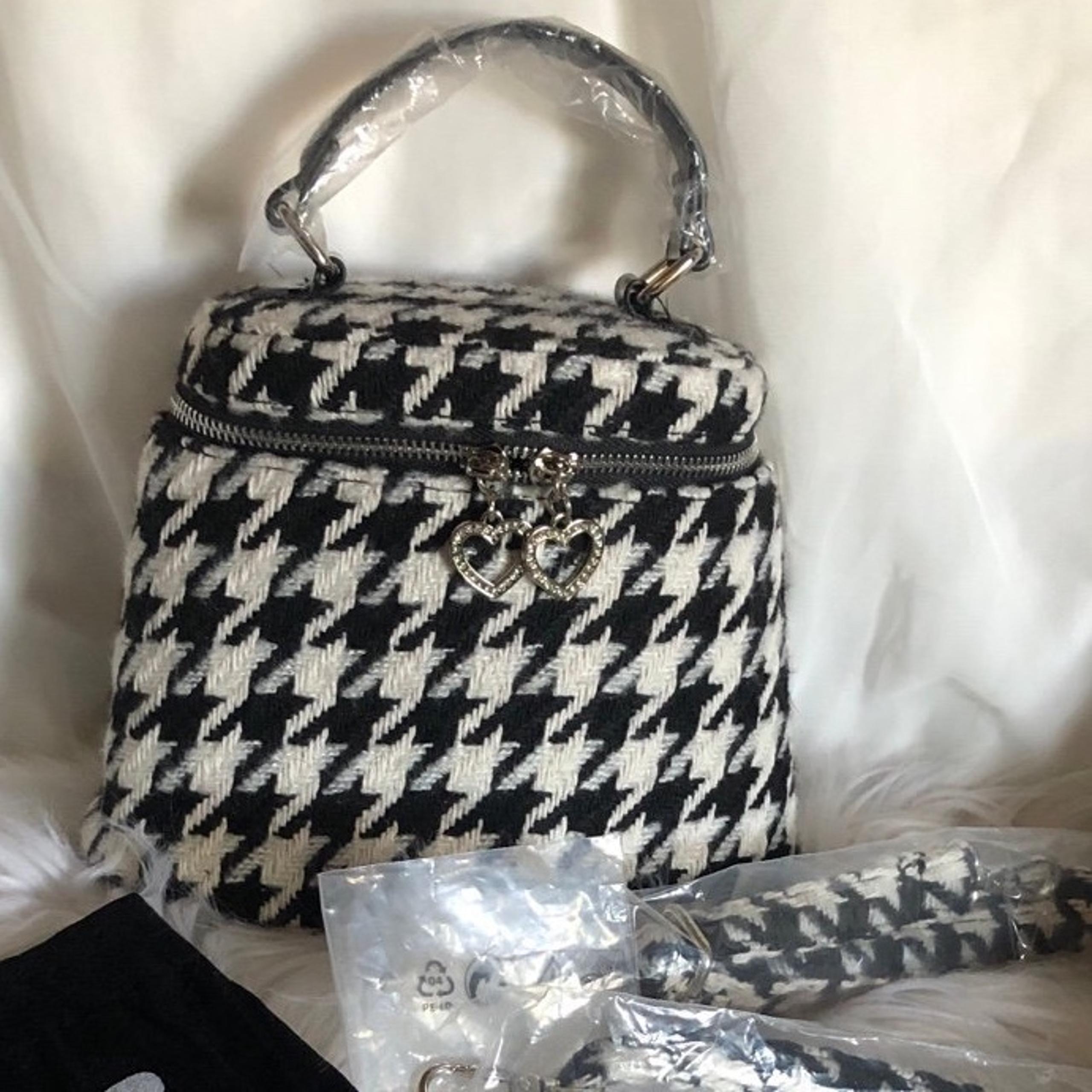 Dolls Kill BUNDLE! Houndstooth Small Bag w/Heart Zipper Pulls & Knee Skull Socks