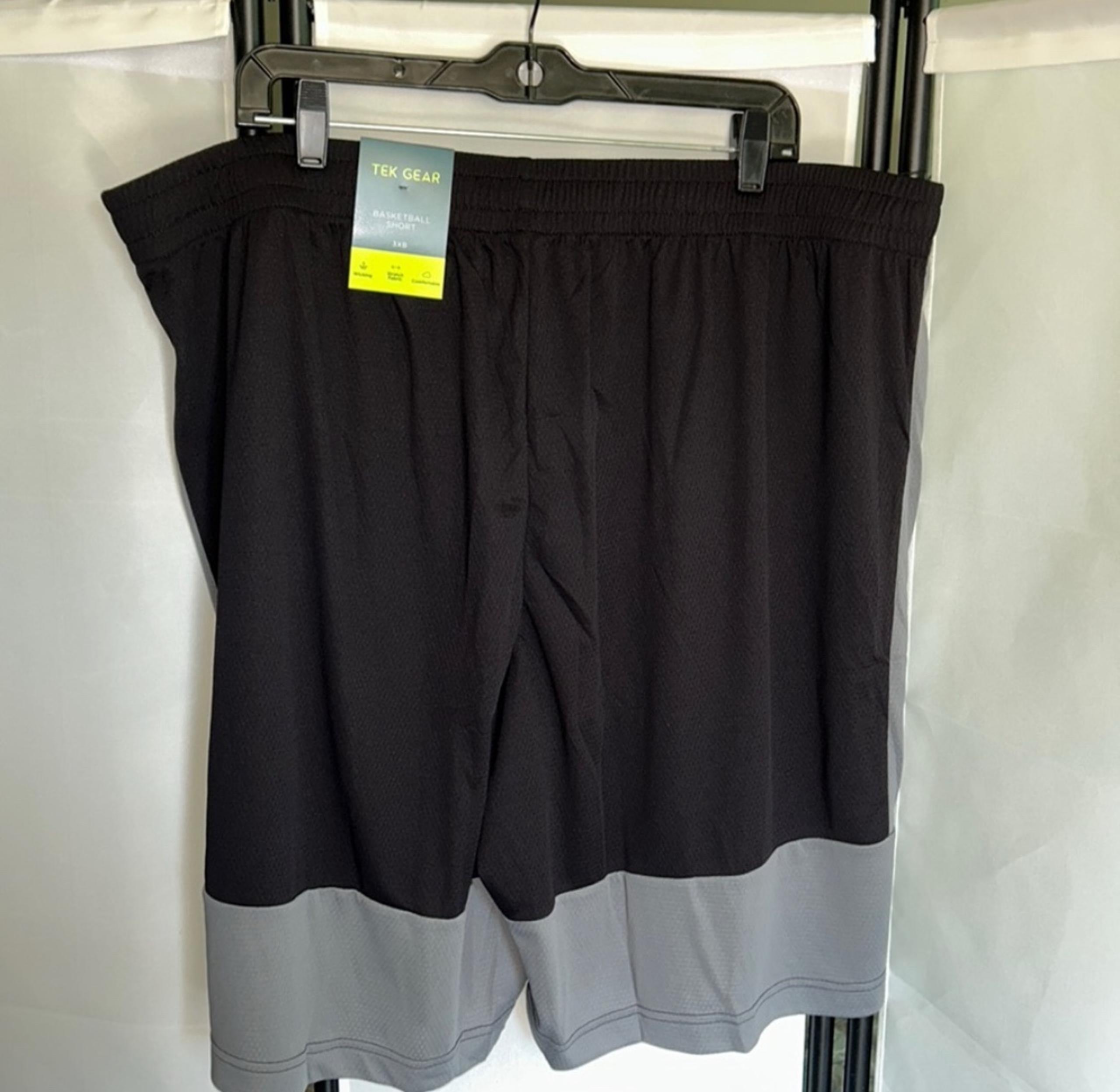 Men’s Tek Gear basketball shorts size 3XB
