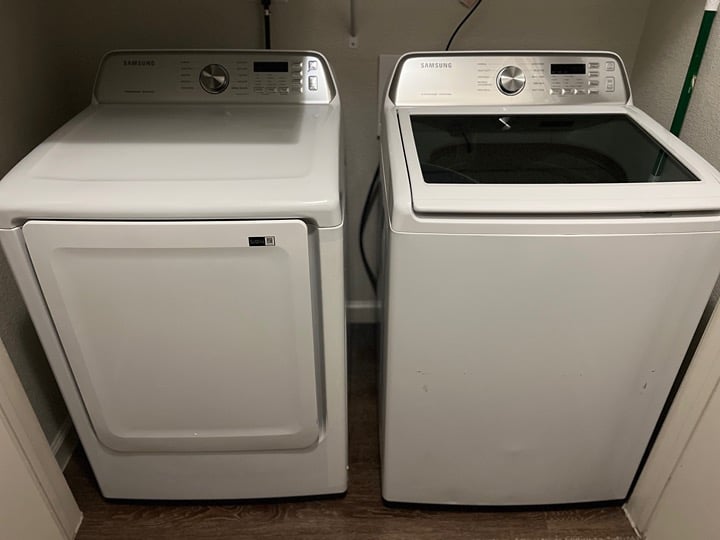 Selling Samsung Washer & Dryer set