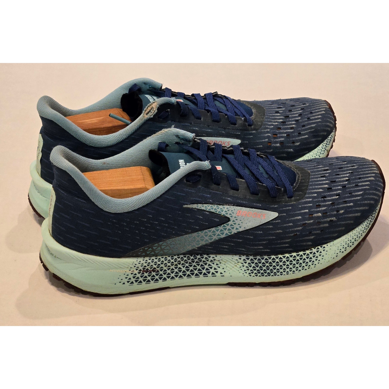 Brooks Women’s Hyperion Tempo Running Shoes, Size 10