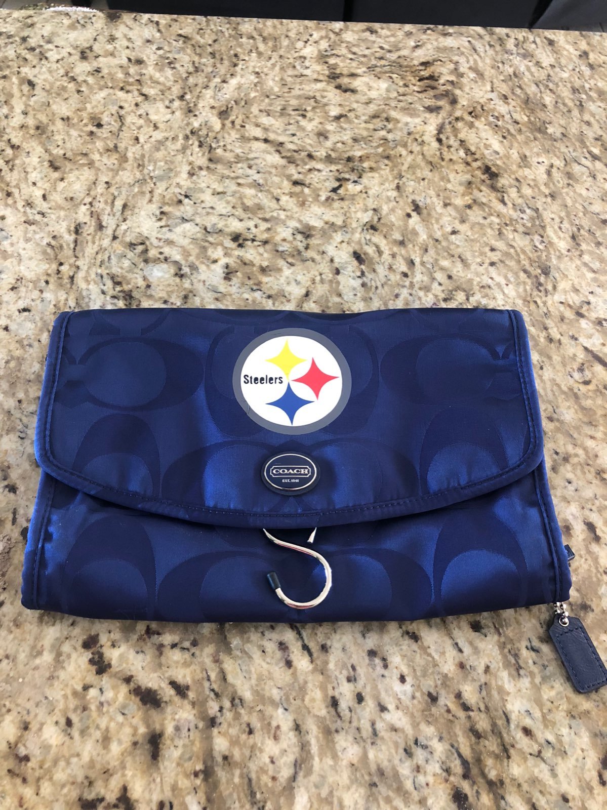 Steeler coach toiletry set