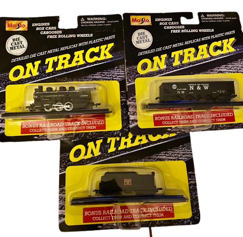 New Sealed Lot of 3 Vtg Maisto Die Cast On Track Metal Engines and Cars