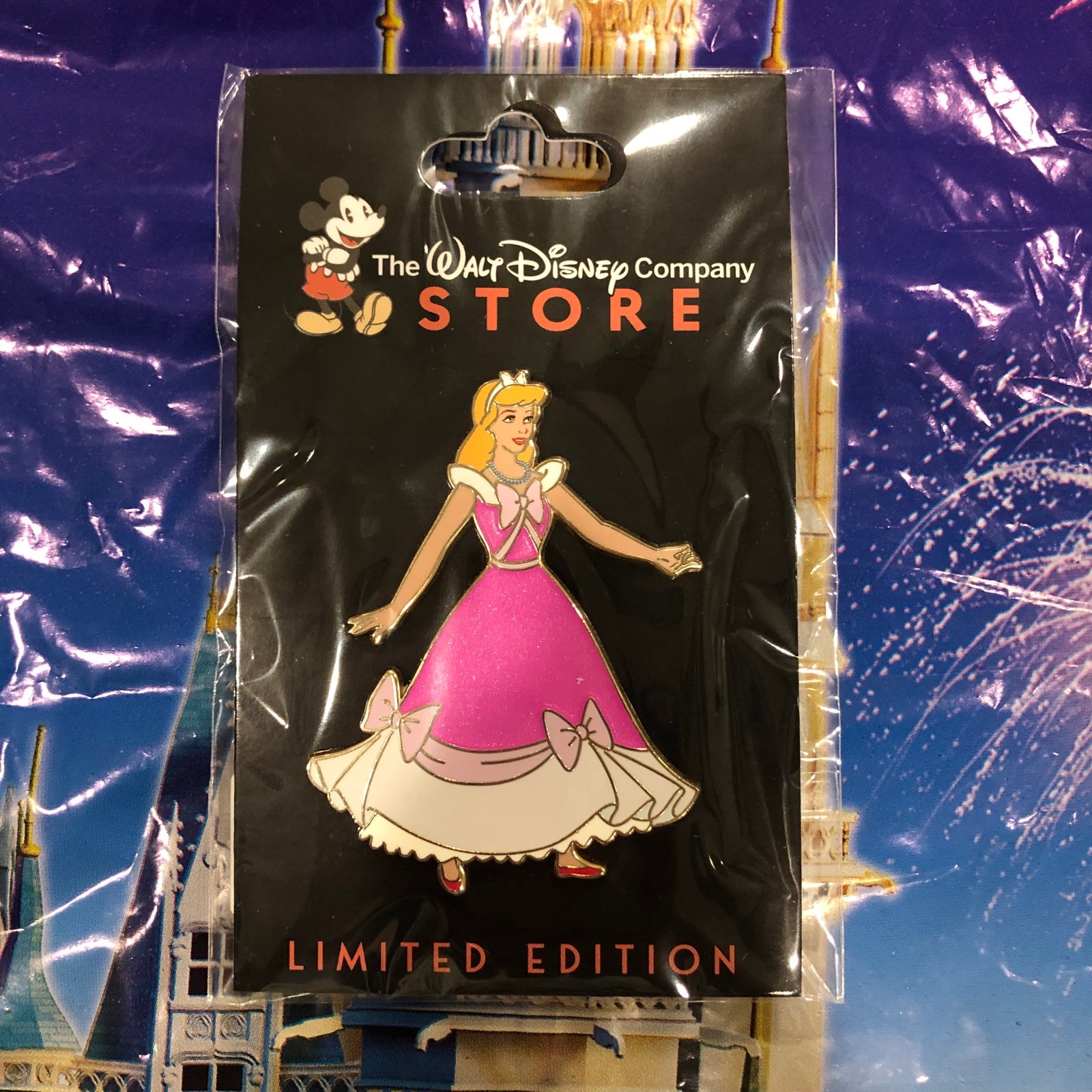 DEC TWDC Outfits of a Fairytale Cinderella Pink Dress Pin LE 250