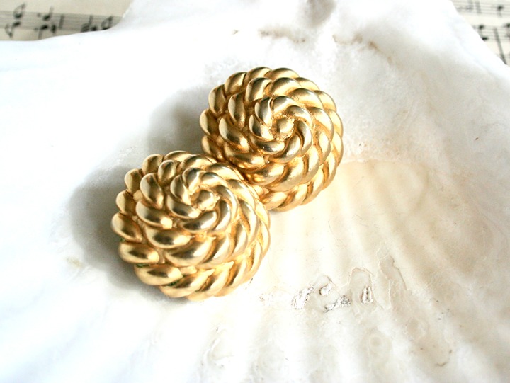 Vintage Erwin Pearl clip on earrings gold tone twisted rope power 1980s wellmade