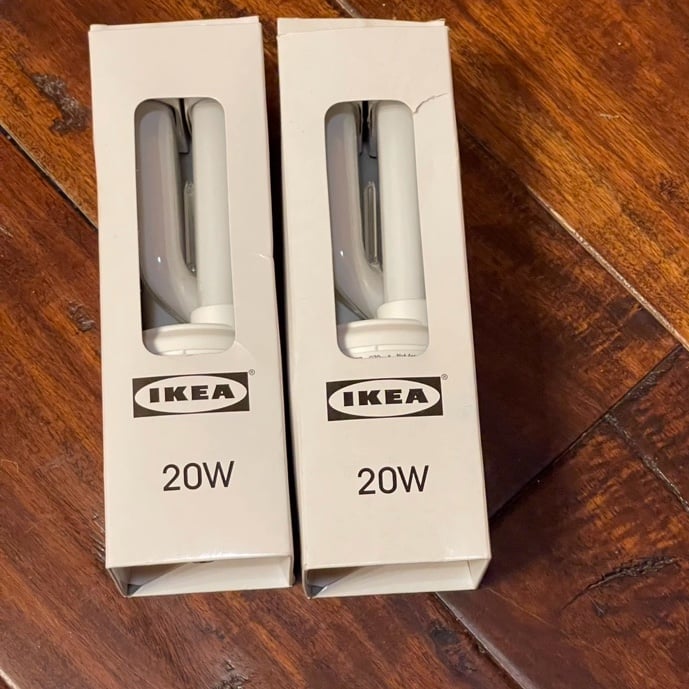 2 IKEA 20w light bulbs