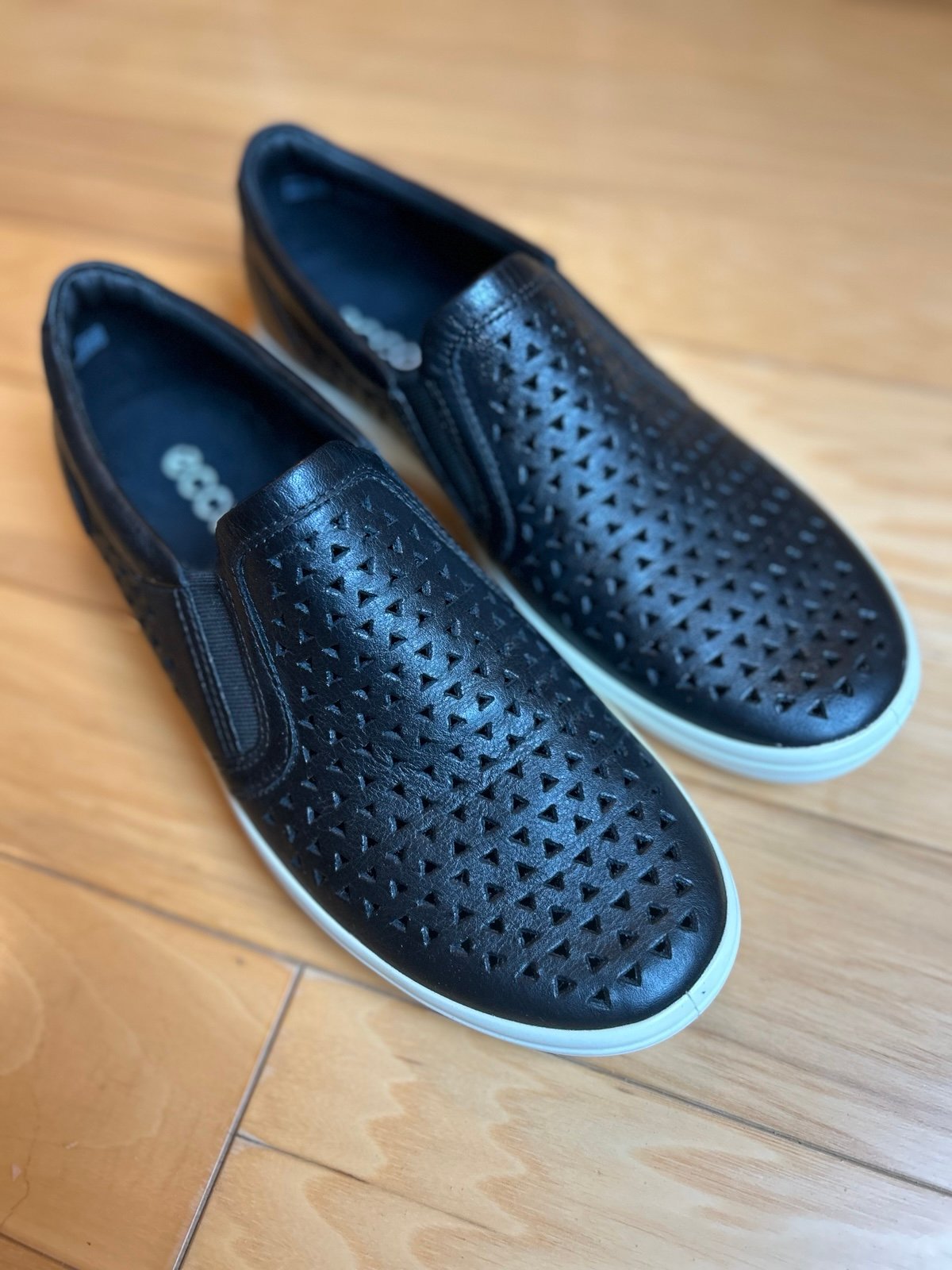 Ecco Black Women’s Leather Perforated Slip-On Comfort Sneakers