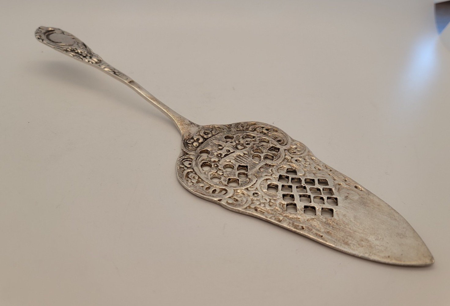Antique Victorian Pierced Sterling Silver Pie Server