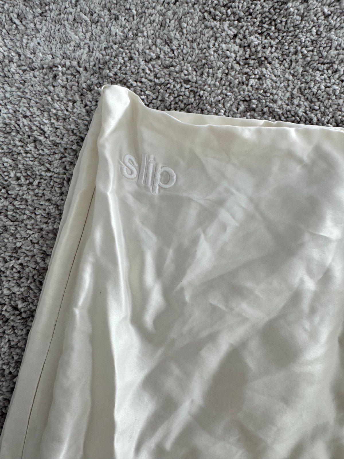 SLIP mulberry silk pillowcase
