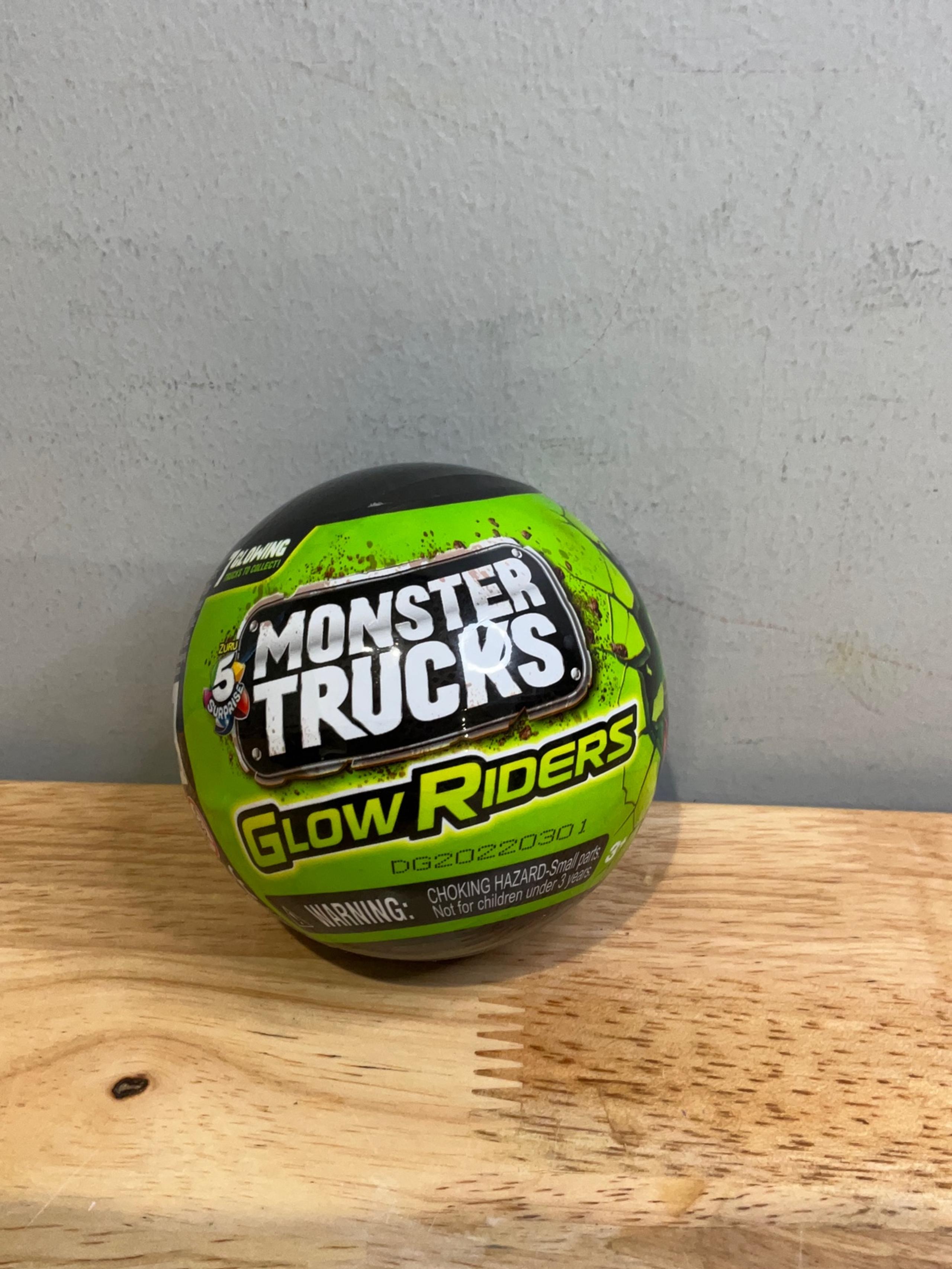 Monster Trucks Glow Riders Surprise Ball
