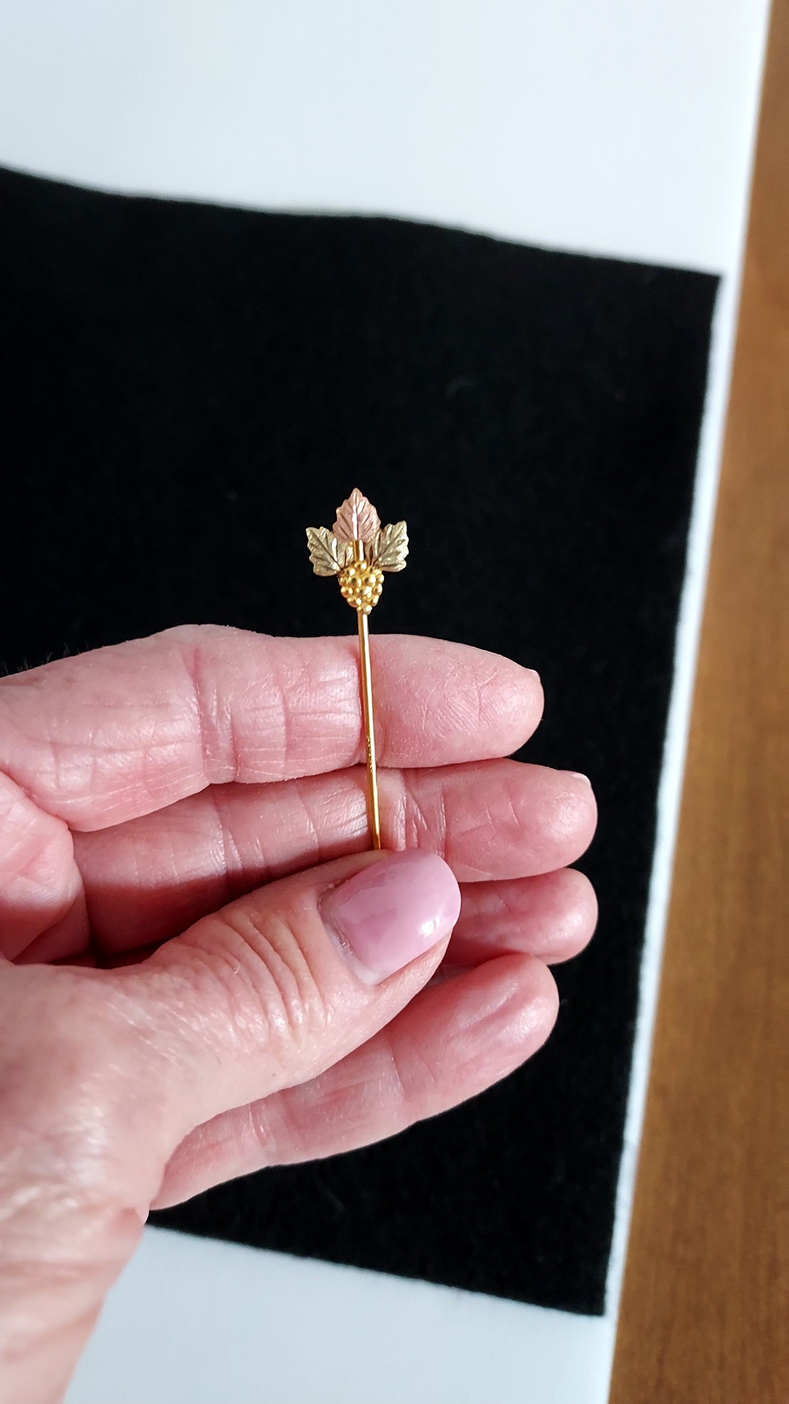 Vintage 10k tri-colored Black Hills gold pin, Brooch, lapel