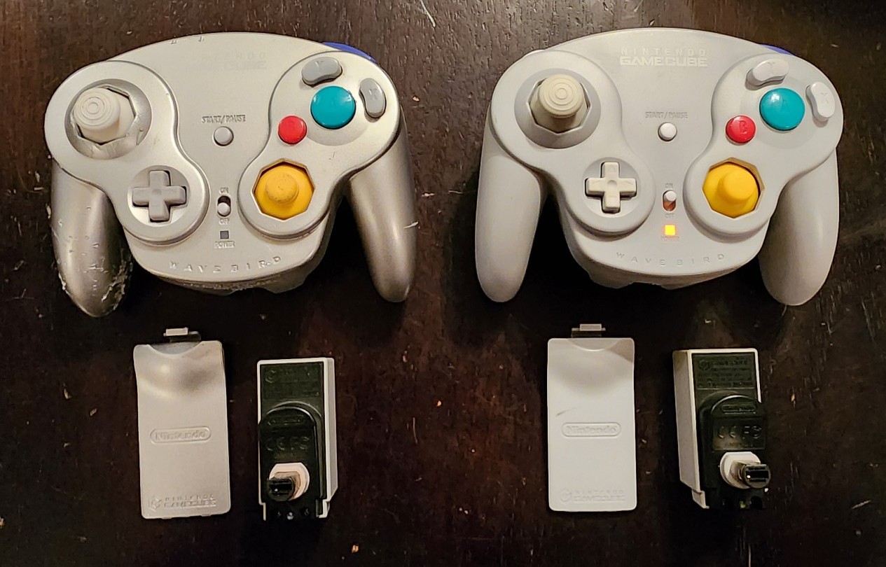 Nintendo GameCube Wavebird Controllers and Receivers Lot READ DESCRIPTION