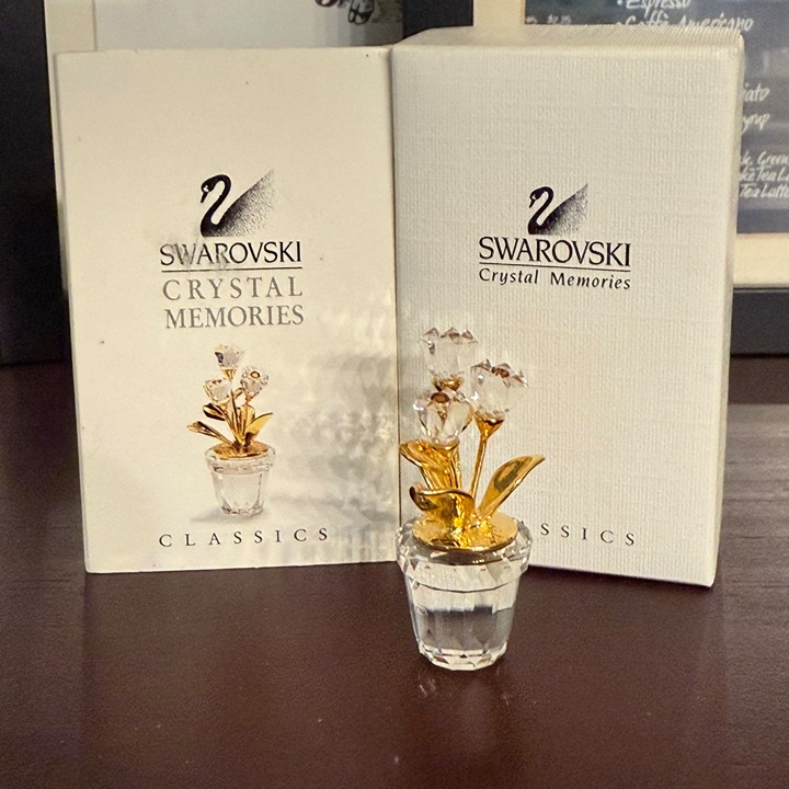Swarovski Crystal Memories Classics Flower Pot Figurine with Gold Leaves NIB