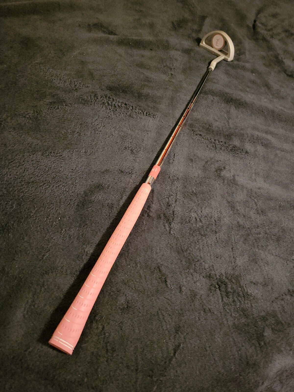 Tour X Golf Club Pink Girls/Junior 29 #2 Putter Right Hand Great Condition