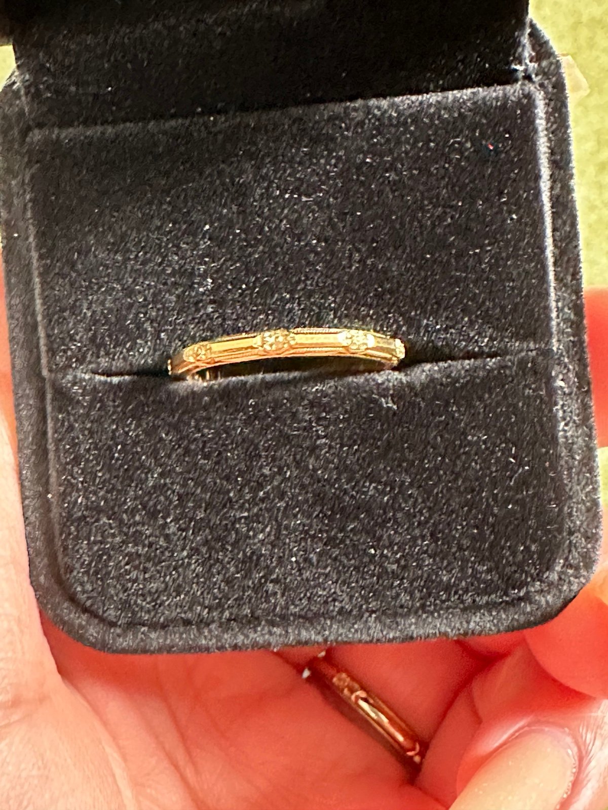 18k art deco floral band