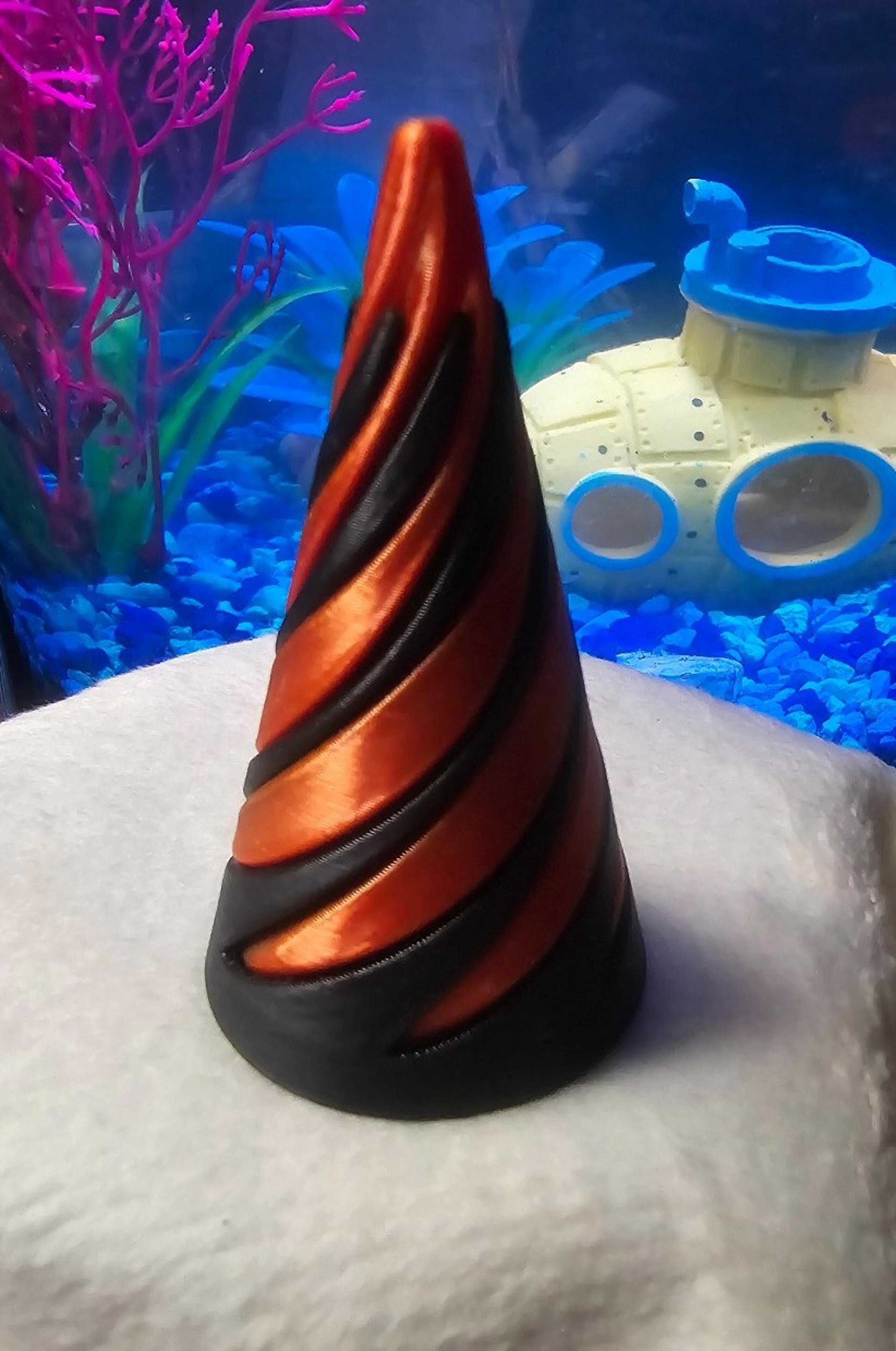 Fun fidget cone black and orange. It's super fun to play with!!