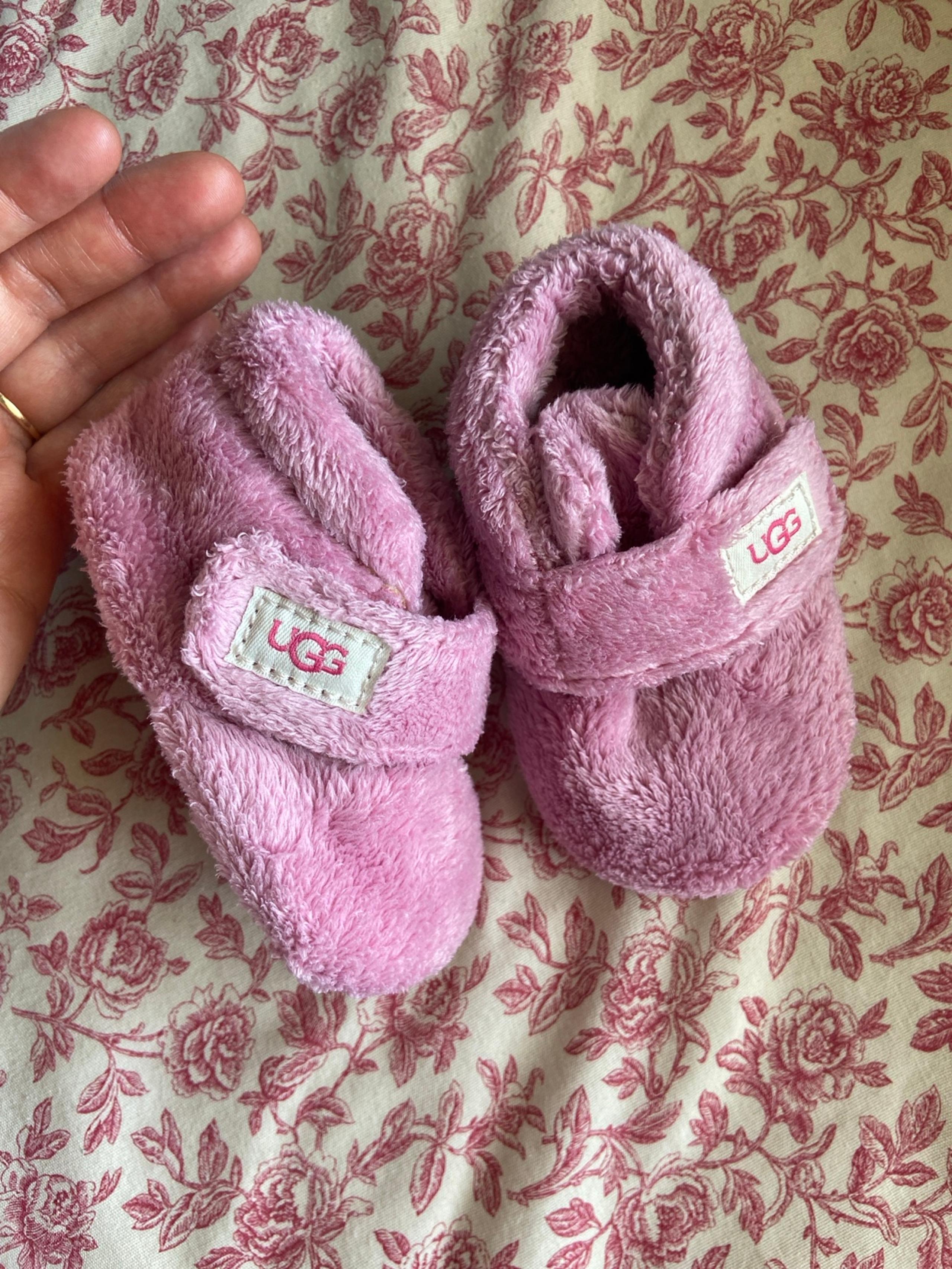Baby fleece bixbee Uggs size 2/3 crib booties soft bottom