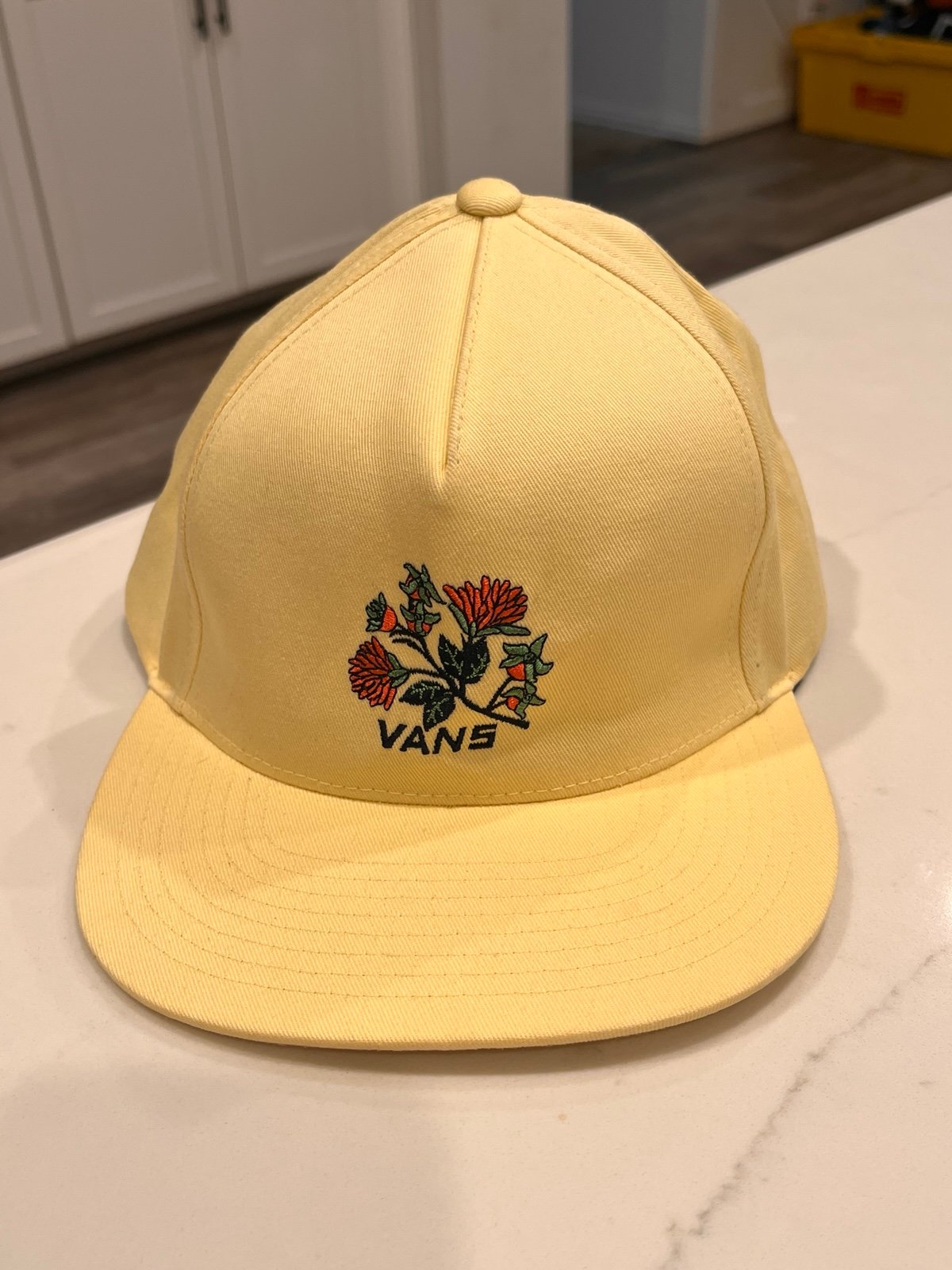 Vans Fayston Snapback Hat Cap WMNS Light Yellow Embroidered Flowers