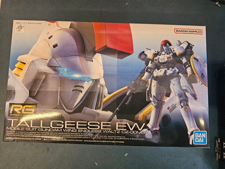 Bandai 1/144 Real Grade: #026 MS06R2 Johnny Ridden’s Zaku II Kit